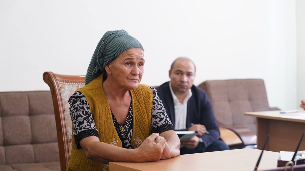Xalıq penen ashıq sáwbet dawam etpekte