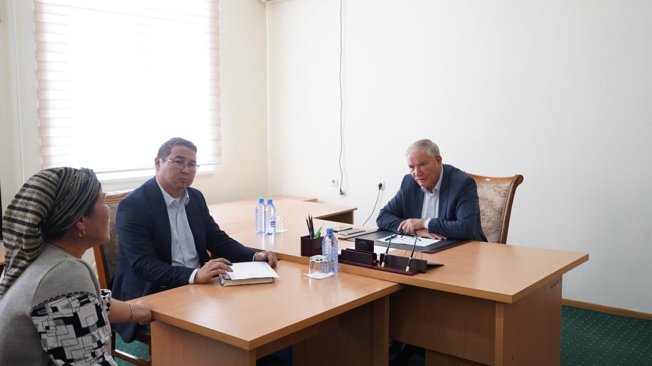 Xalıq penen ashıq sáwbet dawam etpekte