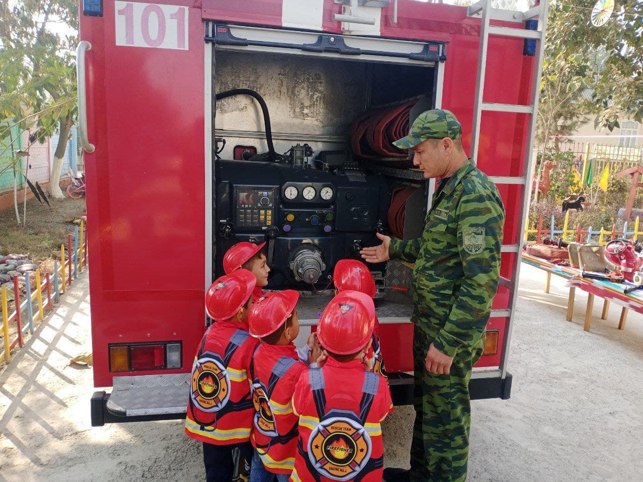 В АНДИЖАНСКОЙ ОБЛАСТИ ДЛЯ МАЛЫШЕЙ ПРОВЕДЕНО МЕРОПРИЯТИЕ ПО ПОЖАРНОЙ БЕЗОПАСНОСТИ