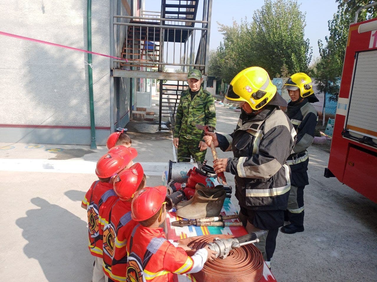 В АНДИЖАНСКОЙ ОБЛАСТИ ДЛЯ МАЛЫШЕЙ ПРОВЕДЕНО МЕРОПРИЯТИЕ ПО ПОЖАРНОЙ БЕЗОПАСНОСТИ