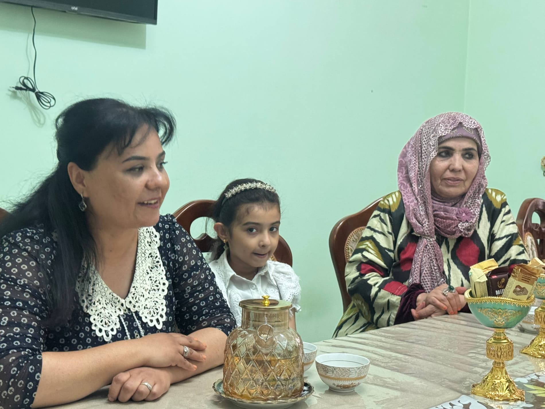 Buxoro viloyati Favqulodda vaziyatlar boshqarmasida Oila va xotin-qizlar masalalari bo‘yicha mas'ullar hamda boshqarma psixologi tomonidan harbiy xizmatchilar hamda ayol xodimalarning oilaviy sharoitlarini o‘rganish maqsadida manzilli tashriflar amalga os
