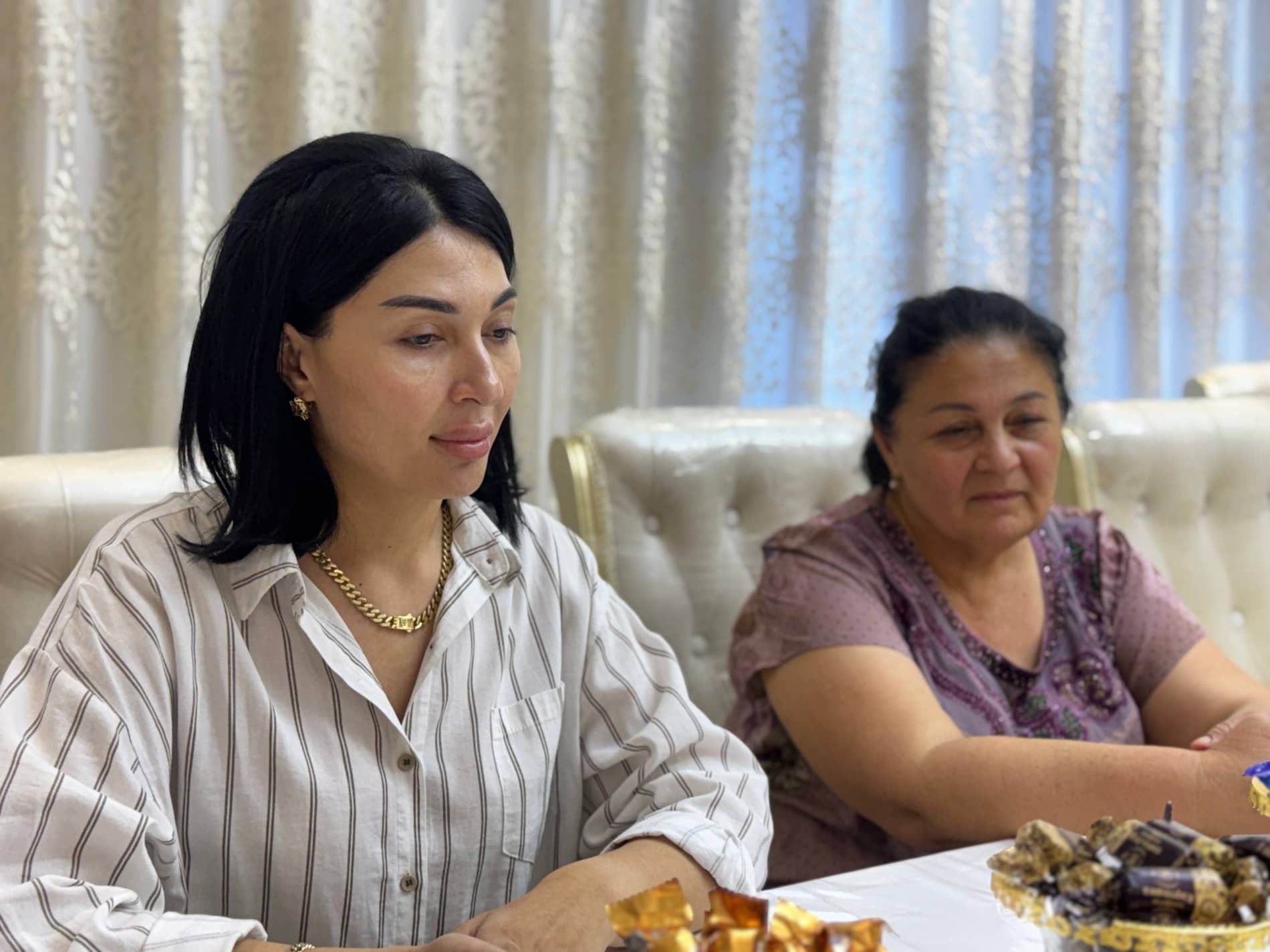 Buxoro viloyati Favqulodda vaziyatlar boshqarmasida Oila va xotin-qizlar masalalari bo‘yicha mas'ullar hamda boshqarma psixologi tomonidan harbiy xizmatchilar hamda ayol xodimalarning oilaviy sharoitlarini o‘rganish maqsadida manzilli tashriflar amalga os