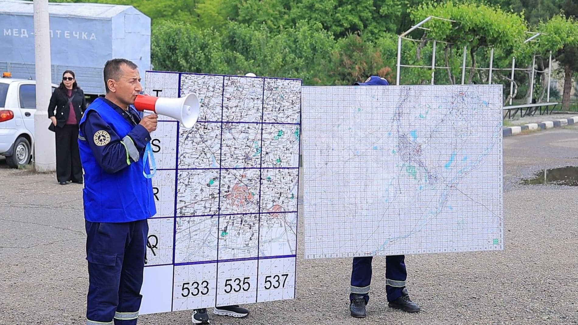 Buxoro viloyati favqulodda vaziyatlar boshqarmasi hamda Buxoro xalqaro aeroporti hamkorligida havo kemalarida sodir bo‘lgan favqulodda avariya holatlarini bartaraf etish va fuqarolarga yordam ko‘rsatish maqsadida o‘quv mashqlari o‘tkazildi.