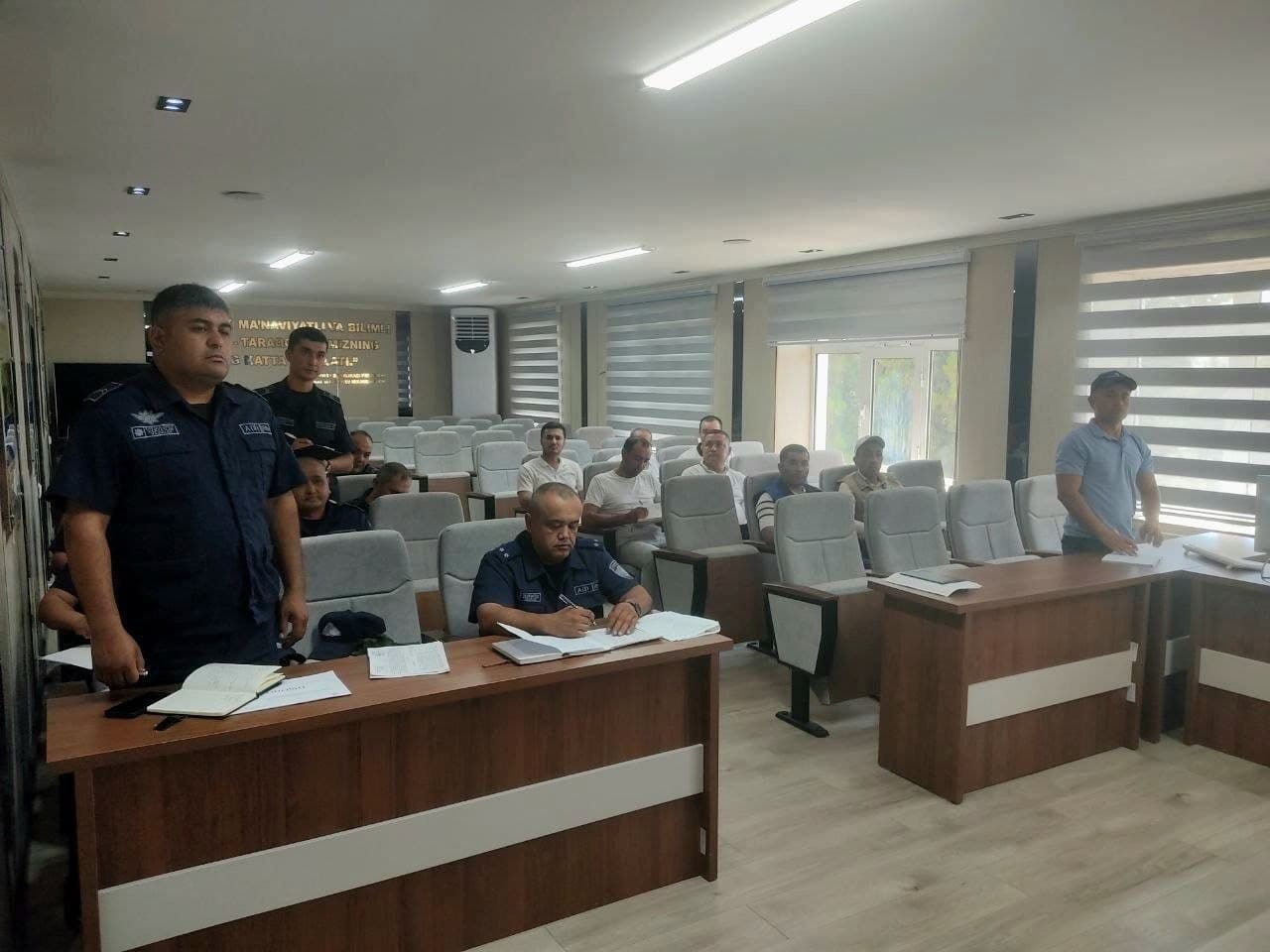 Viloyat hududidagi suv olish inshootlarining shayligini taʼminlash masalalari muhokama qilindi