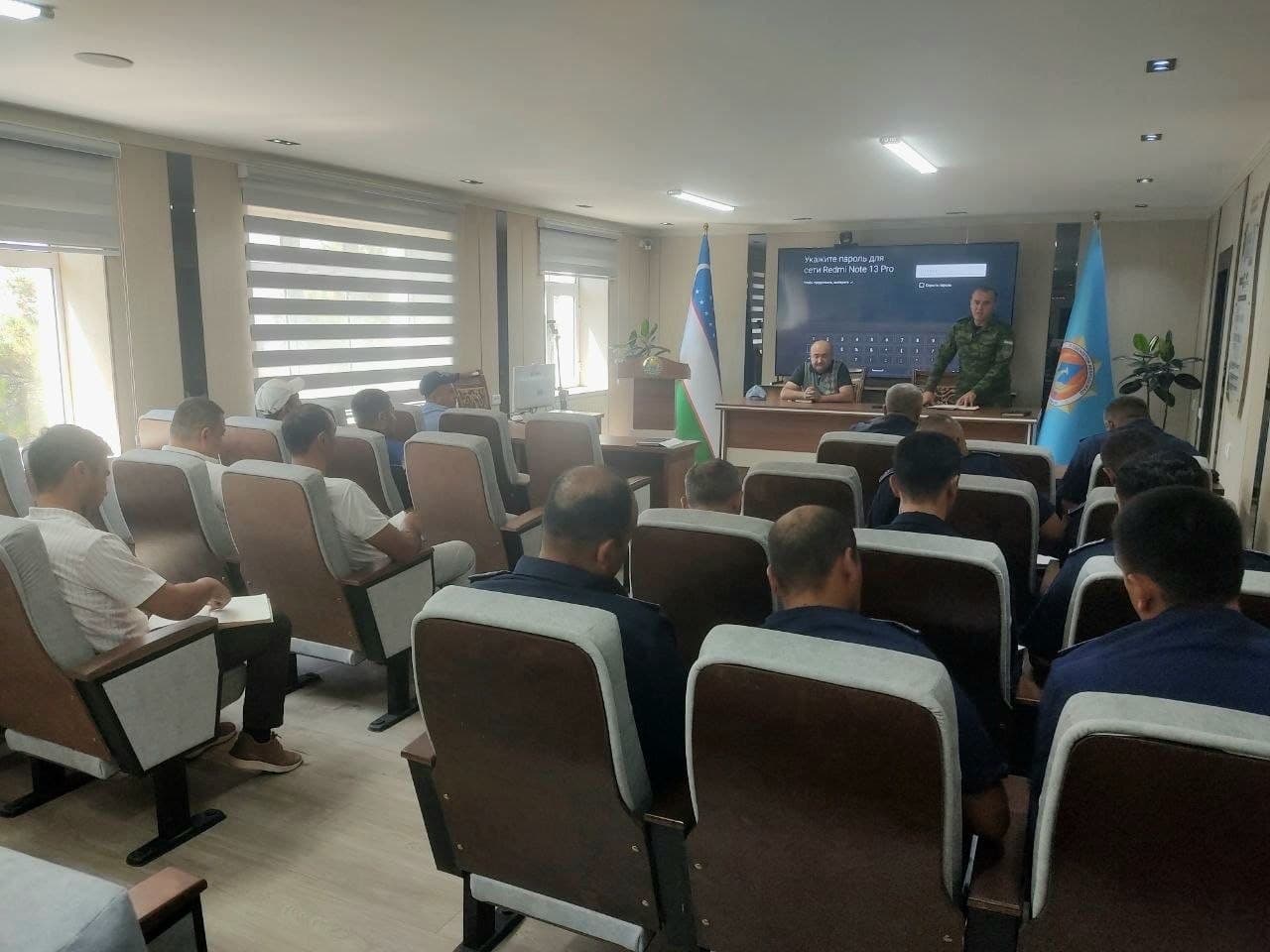 Viloyat hududidagi suv olish inshootlarining shayligini taʼminlash masalalari muhokama qilindi