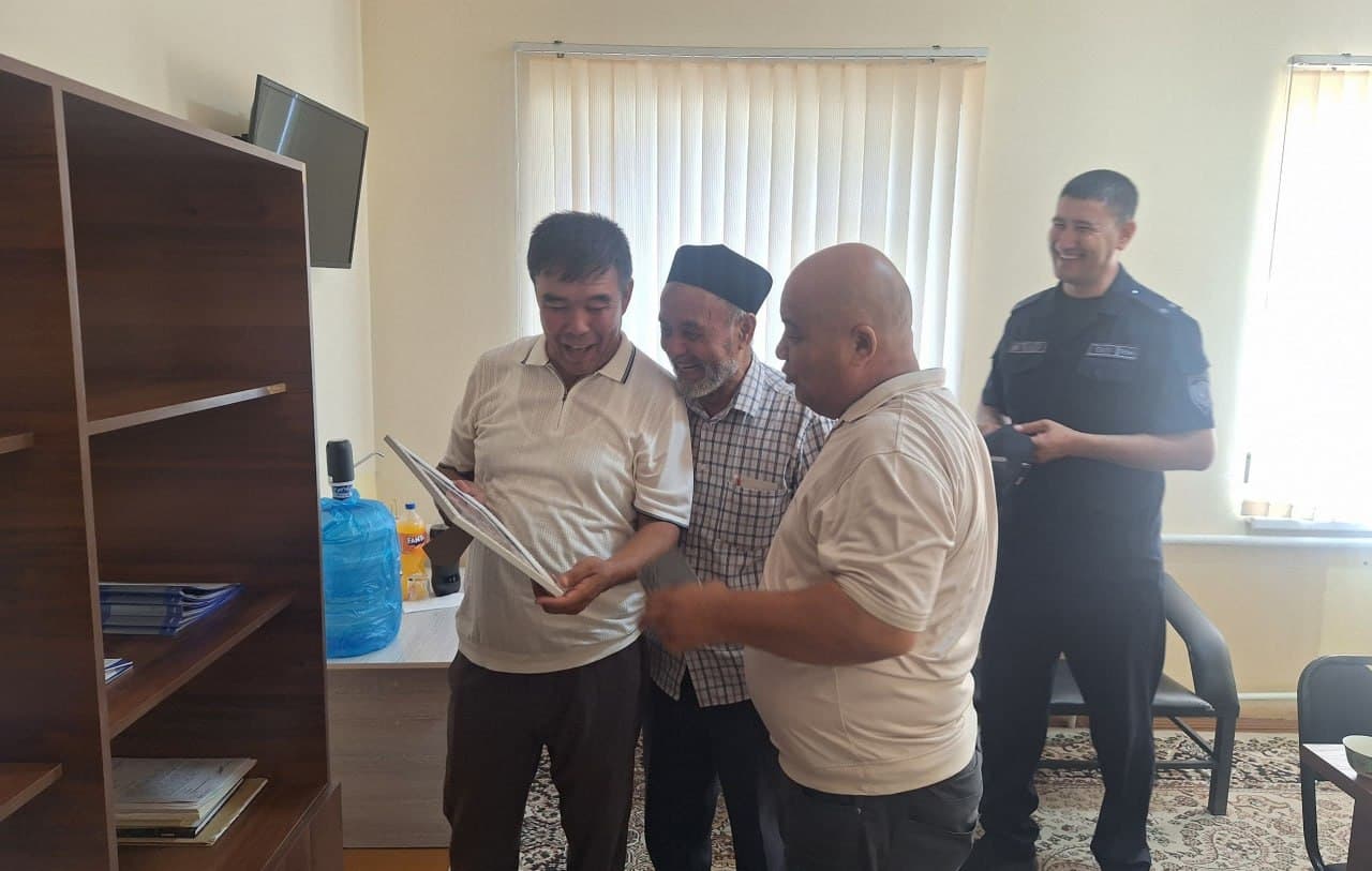 Do‘stlik tumani FVBda Favqulodda vaziyatlar vazirligi tizimida uzoq yillar fidokorona xizmat qilgan, bugungi kunda nafaqada bo‘lgan faxriy xodimlar ishtirokida uchrashuv tashkil etildi.