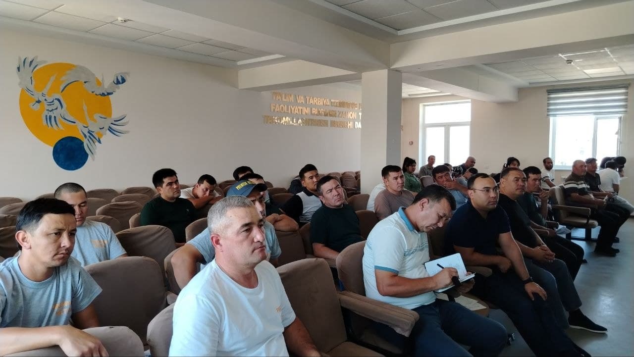 Ishchi-xodimlari uchun “Aholi va hududlarni favqulodda vaziyatlardan muhofaza qilish hamda fuqaro muhofazasi” yo‘nalishida 24 soatlik o‘quv-amaliy mashg‘ulotlar tashkil etilmoqda.