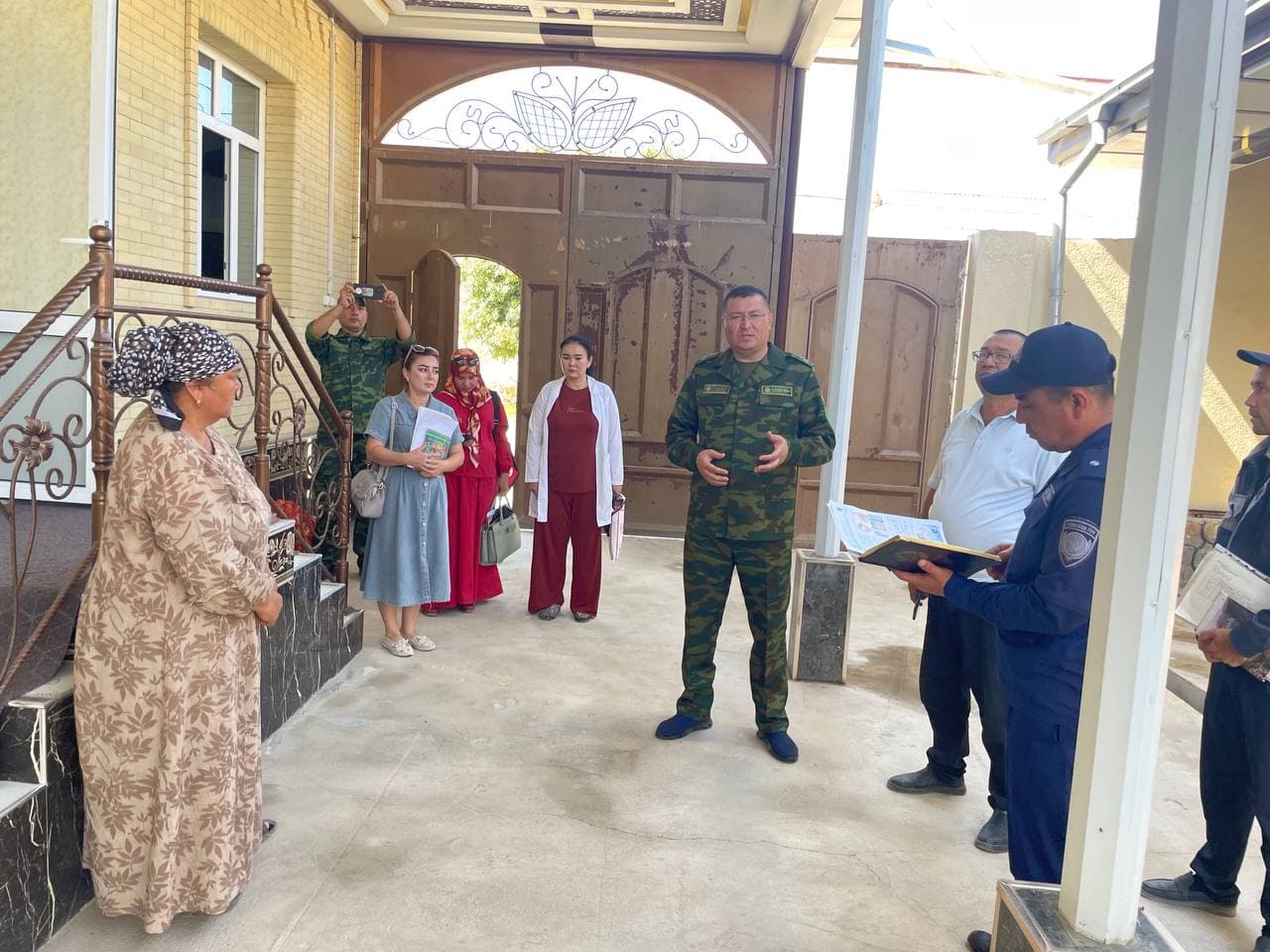 Arnasoy tumanida kuz-qish mavsumini betalofat o‘tkazish, aholi xonadonlarida yong‘in va boshqa favqulodda holatlarning oldini olishga qaratilgan profilaktik tadbirlar jarayoni o‘rganildi