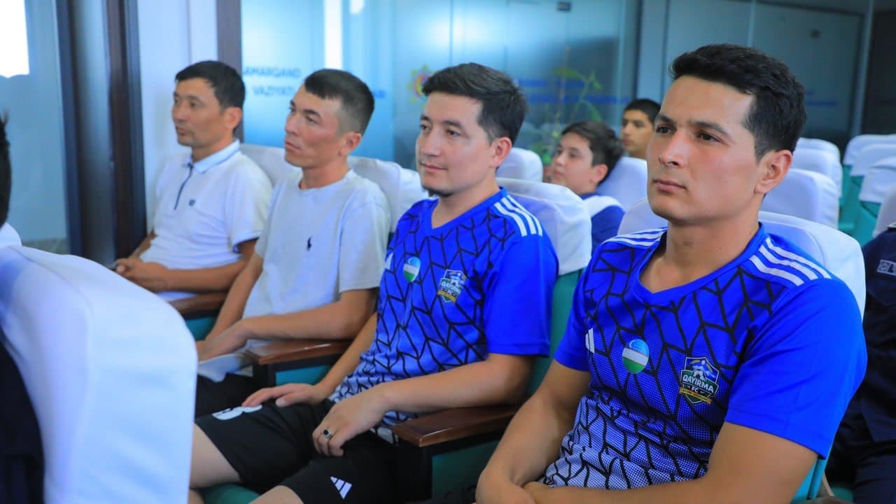Samarqand viloyati Favqulodda vaziyatlar boshqarmasi boshlig‘i G‘. Muxamedov tomonidan tizimga biriktirilgan yoshlar, yosh harbiy xizmatchilar, xodimlar hamda mahalla-yoshlar ishtirokida “Rahbar va yoshlar” uchrashuvi tashkil etildi.