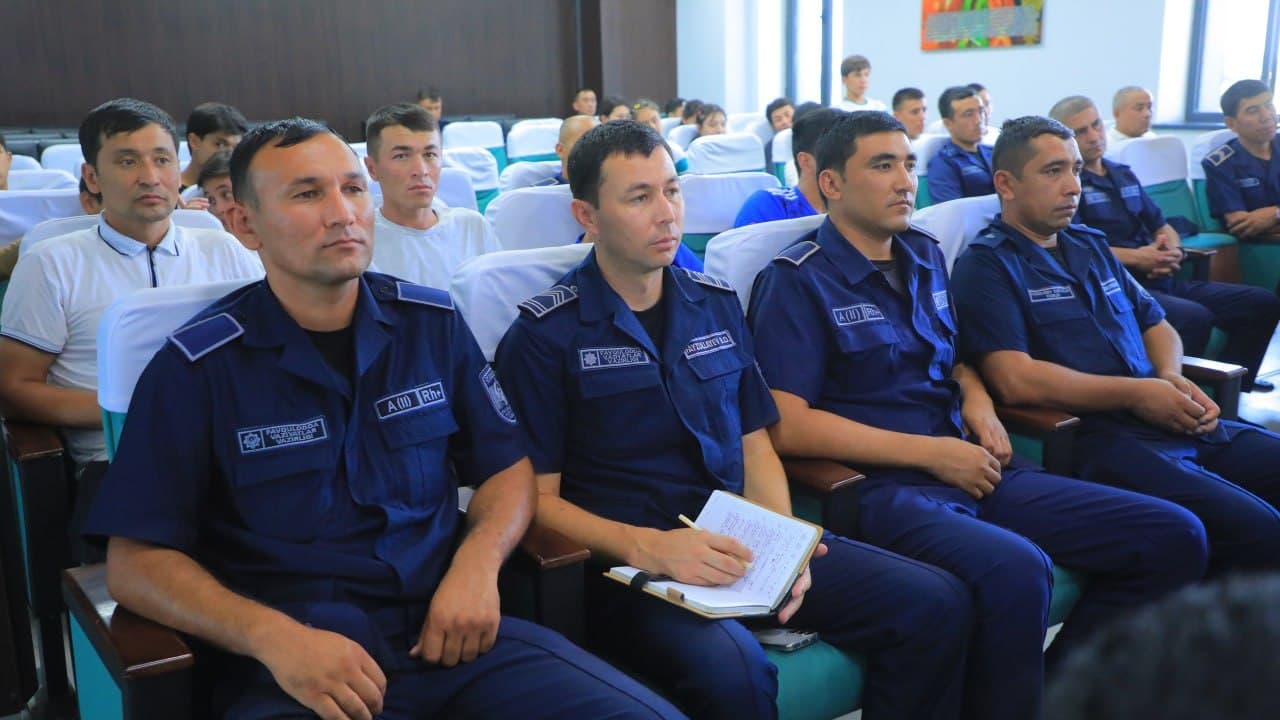 Samarqand viloyati Favqulodda vaziyatlar boshqarmasi boshlig‘i G‘. Muxamedov tomonidan tizimga biriktirilgan yoshlar, yosh harbiy xizmatchilar, xodimlar hamda mahalla-yoshlar ishtirokida “Rahbar va yoshlar” uchrashuvi tashkil etildi.