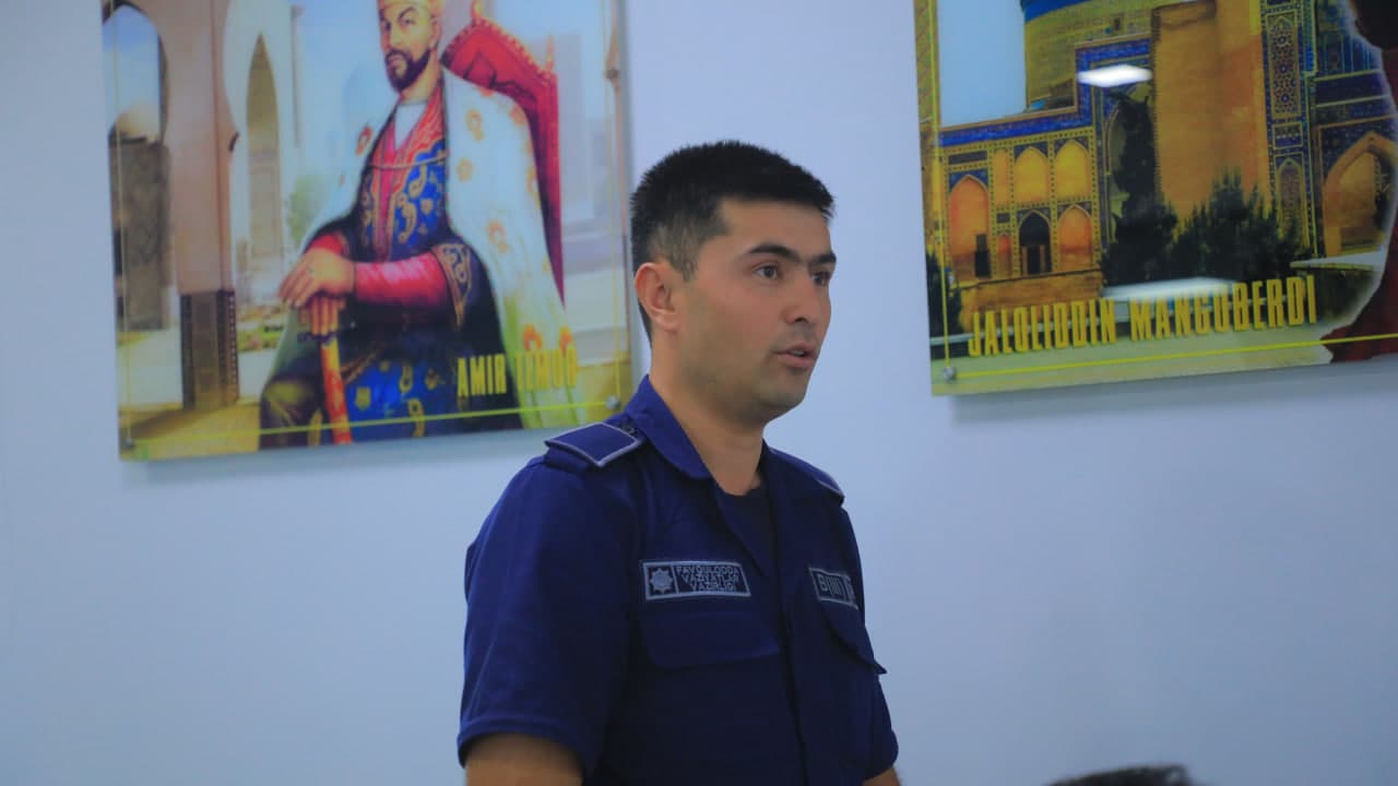 Rahbar va yoshlar: ochiq muloqot va samimiy suhbat