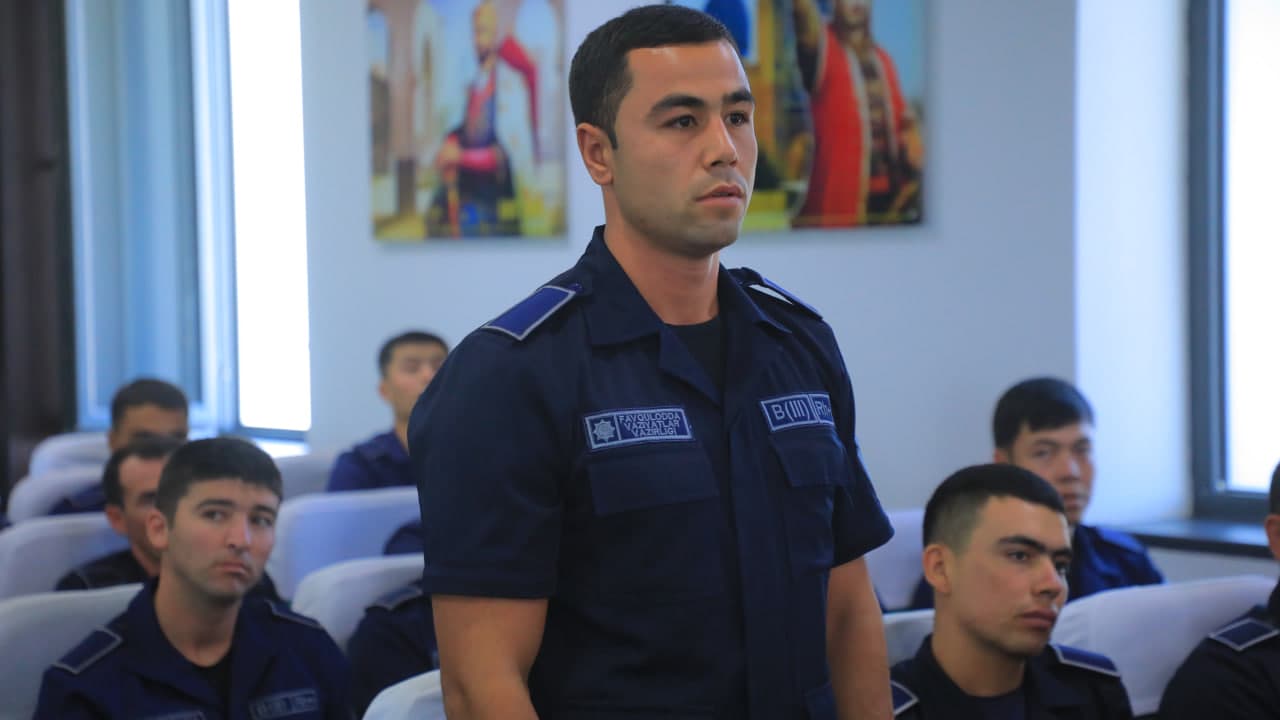 Rahbar va yoshlar: ochiq muloqot va samimiy suhbat