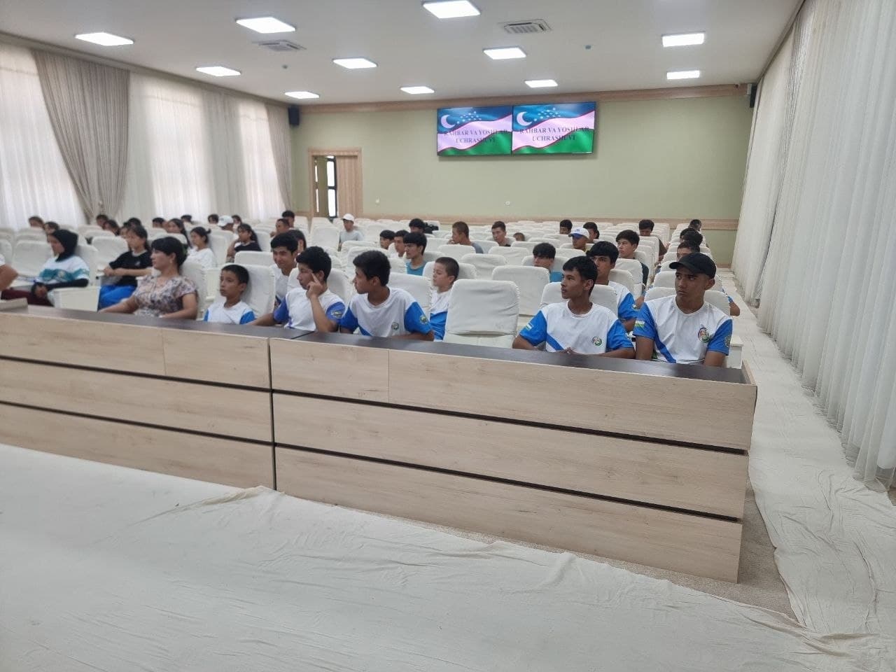 Yoshlar bilan ochiq muloqot va sport musobaqasi o‘tkazildi