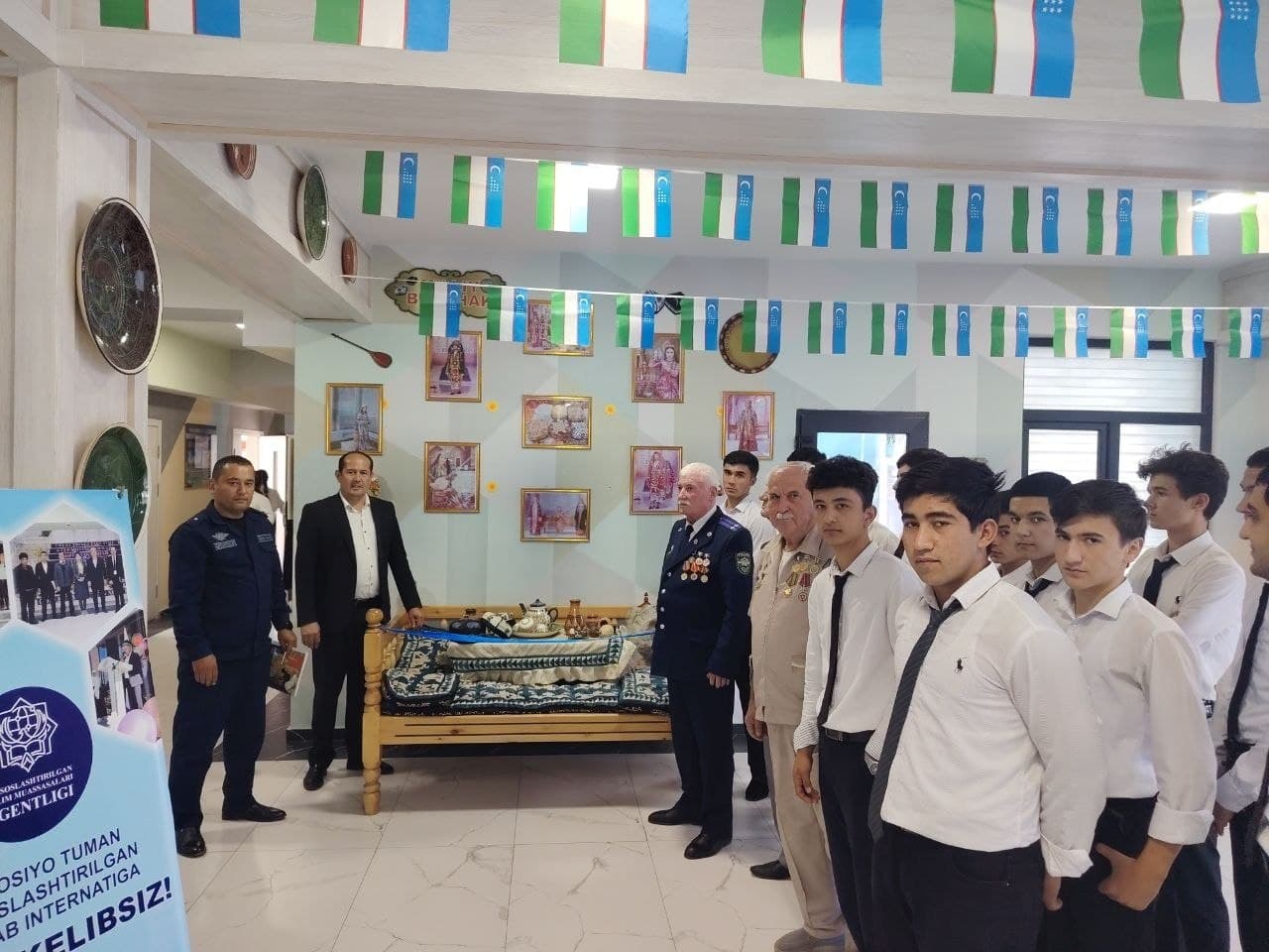 SARIOSIYO TUMANIDAGI PREZIDENT MAKTABIDA UCHRASHUV TASHKIL ETILDI