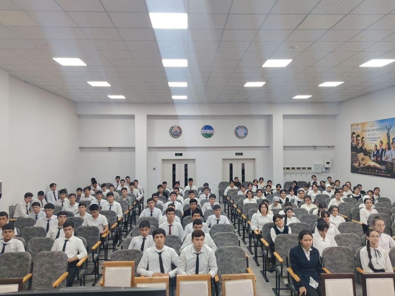 SARIOSIYO TUMANIDAGI PREZIDENT MAKTABIDA UCHRASHUV TASHKIL ETILDI