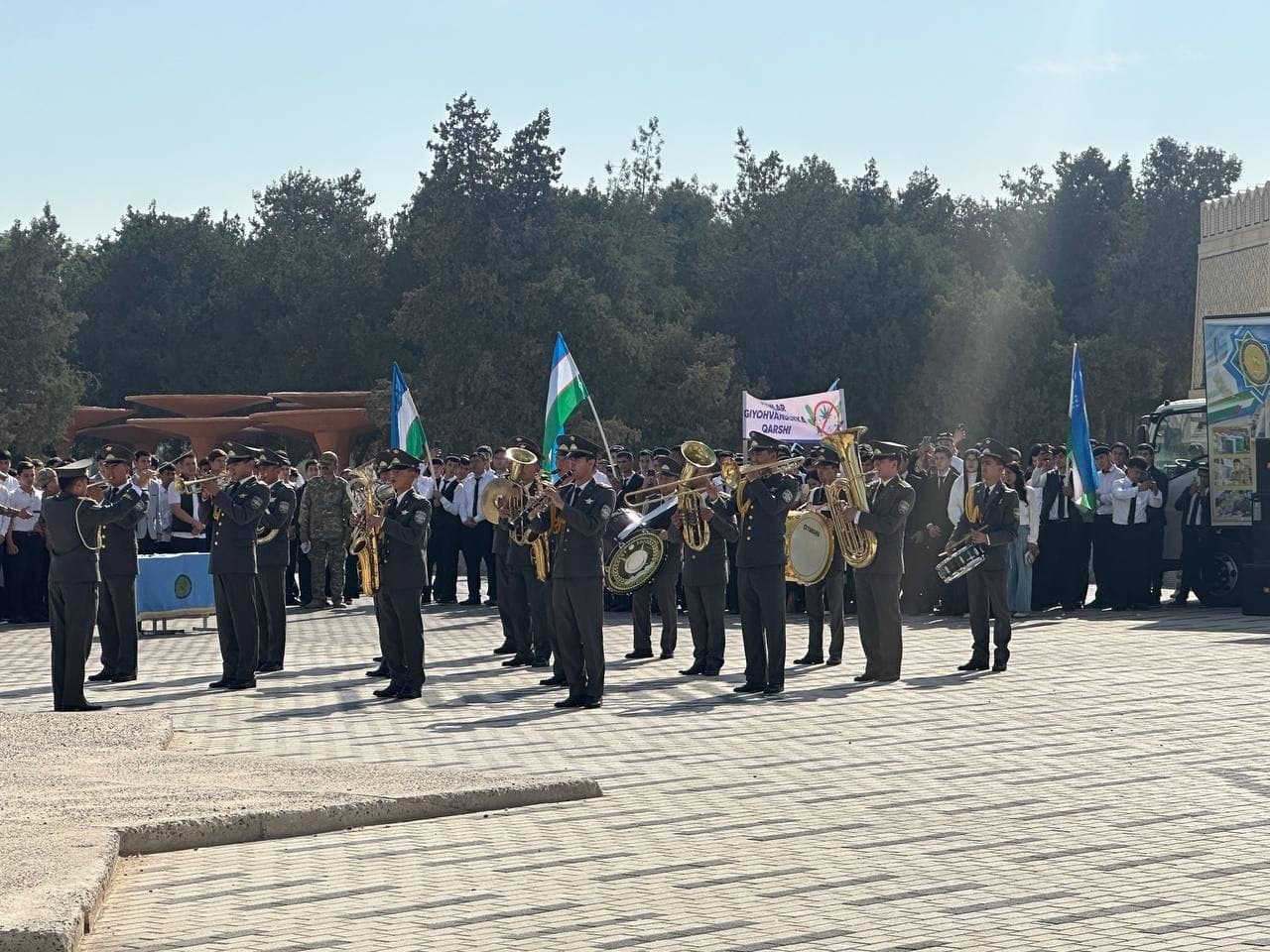 Termizda “Biz giyohvandlikka qarshimiz!” shiori ostida namoyishkorona yurish o‘tkazildi