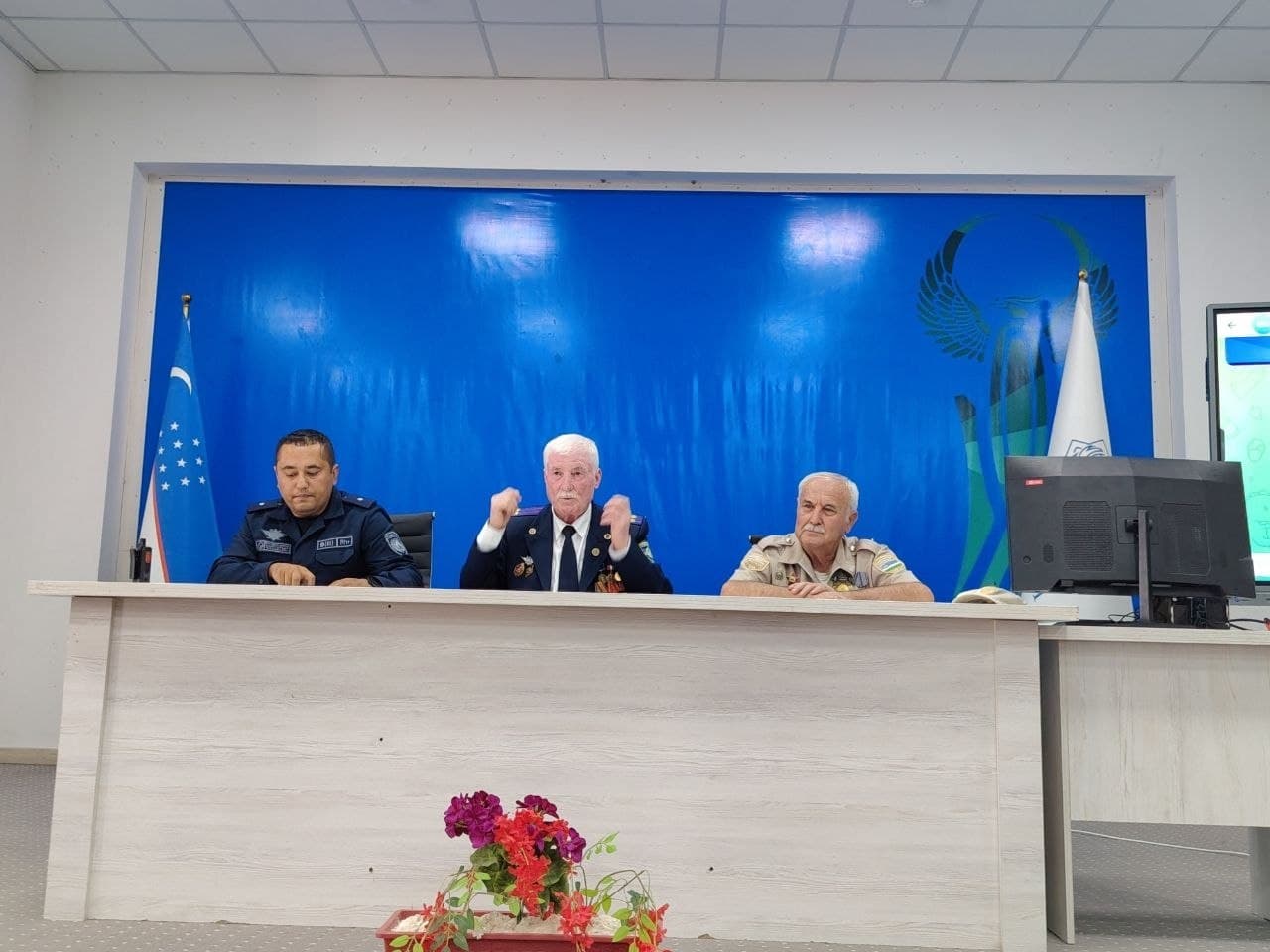 SARIOSIYO TUMANIDAGI PREZIDENT MAKTABIDA UCHRASHUV TASHKIL ETILDI