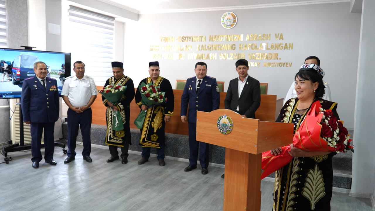 Сирдарё вилояти Фавқулодда вазиятлар бошқармасида кўп йиллар давомида сидқидилдан хизмат қилиб, халқимиз осойишталиги ва юртимиз хавфсизлигини таъминлаш йўлида муносиб меҳнат қилган бир гуруҳ ҳарбий хизматчилар тантанали равишда нафақага кузатилди.