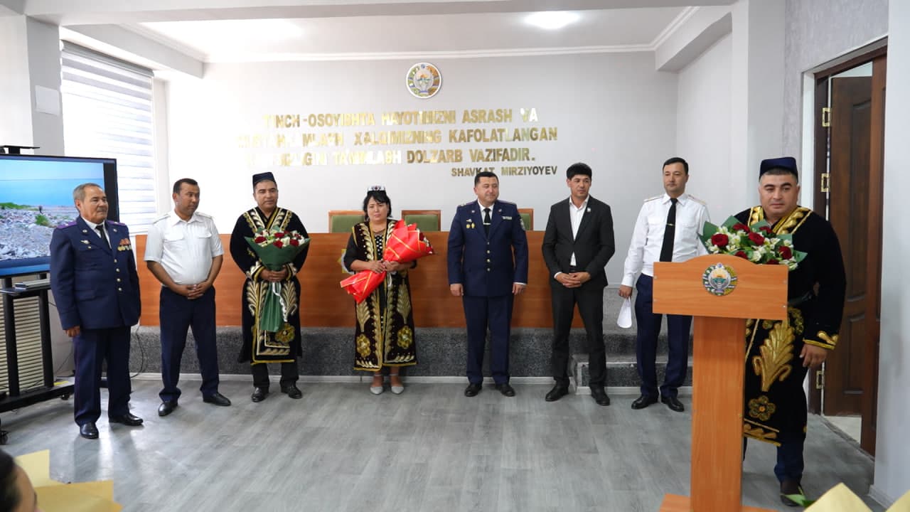 Сирдарё вилояти Фавқулодда вазиятлар бошқармасида кўп йиллар давомида сидқидилдан хизмат қилиб, халқимиз осойишталиги ва юртимиз хавфсизлигини таъминлаш йўлида муносиб меҳнат қилган бир гуруҳ ҳарбий хизматчилар тантанали равишда нафақага кузатилди.