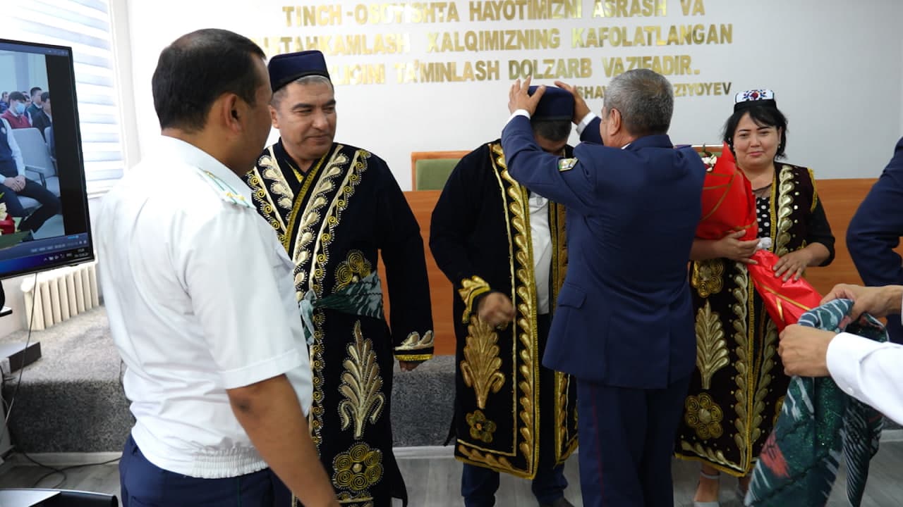 Сирдарё вилояти Фавқулодда вазиятлар бошқармасида кўп йиллар давомида сидқидилдан хизмат қилиб, халқимиз осойишталиги ва юртимиз хавфсизлигини таъминлаш йўлида муносиб меҳнат қилган бир гуруҳ ҳарбий хизматчилар тантанали равишда нафақага кузатилди.