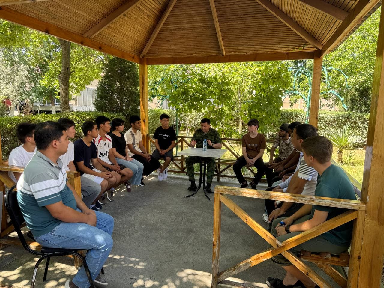 Sirdaryo viloyati FVB boshlig‘i, polkovnik X. Sadirov rahbarligida “Rahbar va yoshlar uchrashuvi” tashkil etildi.