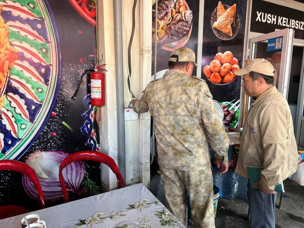 Sirdaryo viloyati Favqulodda vaziyatlar boshqarmasi rahbariyati ishtirokida Guliston shahridagi bozorlar hududida profilaktik tadbirlar o‘tkazilmoqda.