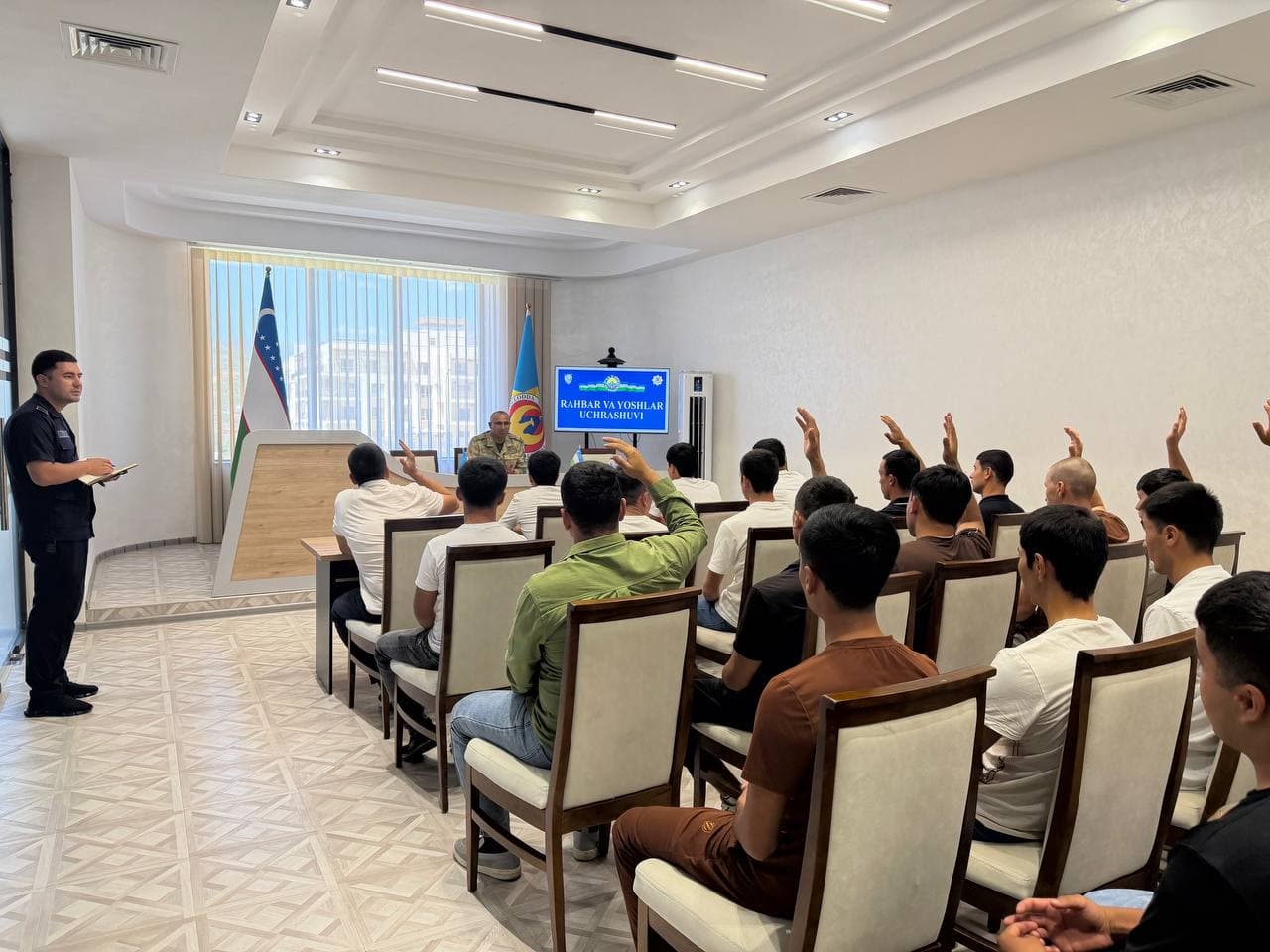 Yoshlar bilan ochiq muloqot: taklif va tashabbuslar tinglandi