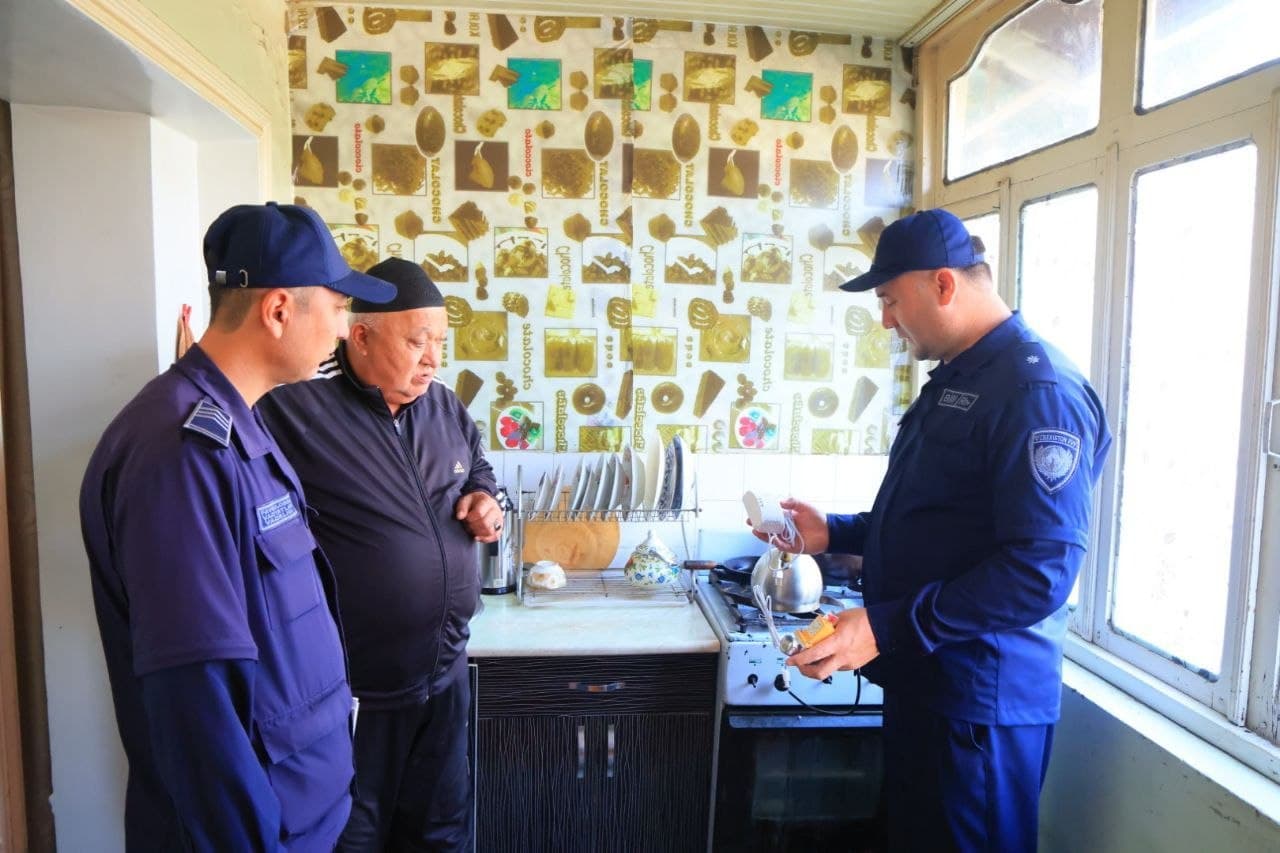 podpolkovnik A.Yunusov boshchiligida eksterritorial tamoyil asosida inspektorlarni jalb etgan holda Qo‘qon shahrida yong‘inlarning oldini olishga qaratilgan profilaktik tadbirlar tashkil etilmoqda.