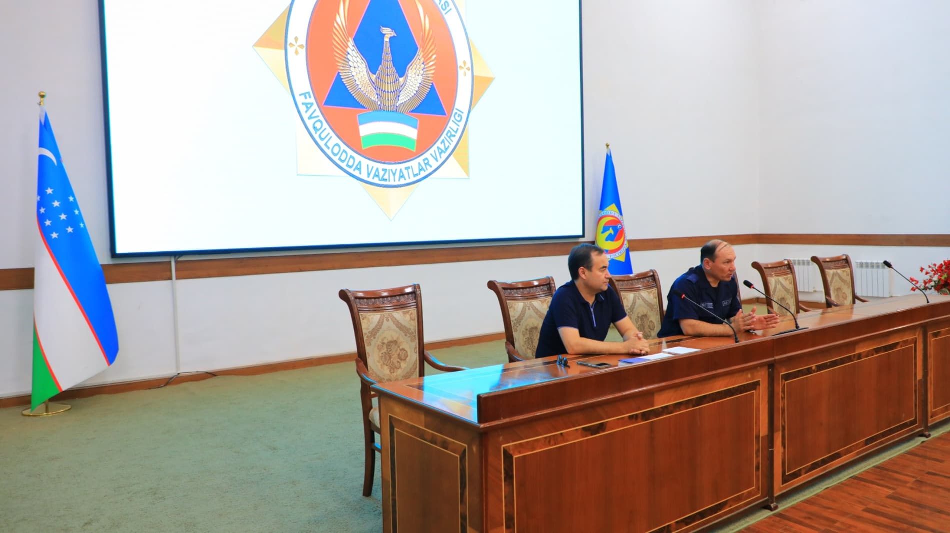 AKADEMIYADA DAVRA SUHBATI O‘TKAZILDI