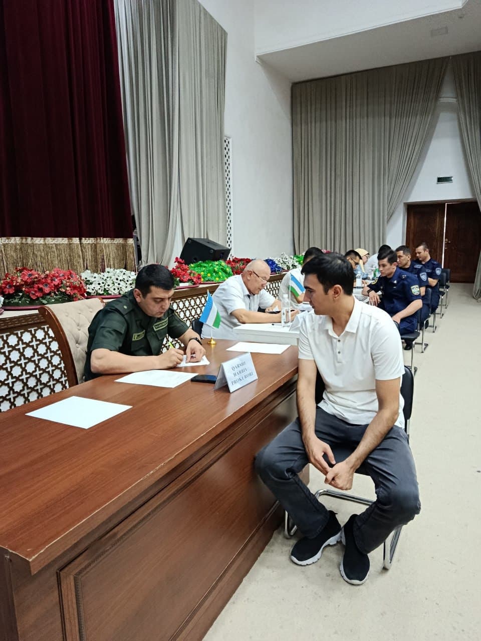 Shahrisabz Madaniyat markazida Qarshi harbiy prokuraturasi tomonidan fuqarolar, pensionerlar, harbiy xizmatchilar va ularning oila a’zolari bilan ommaviy sayyor qabul o‘tkazildi.
