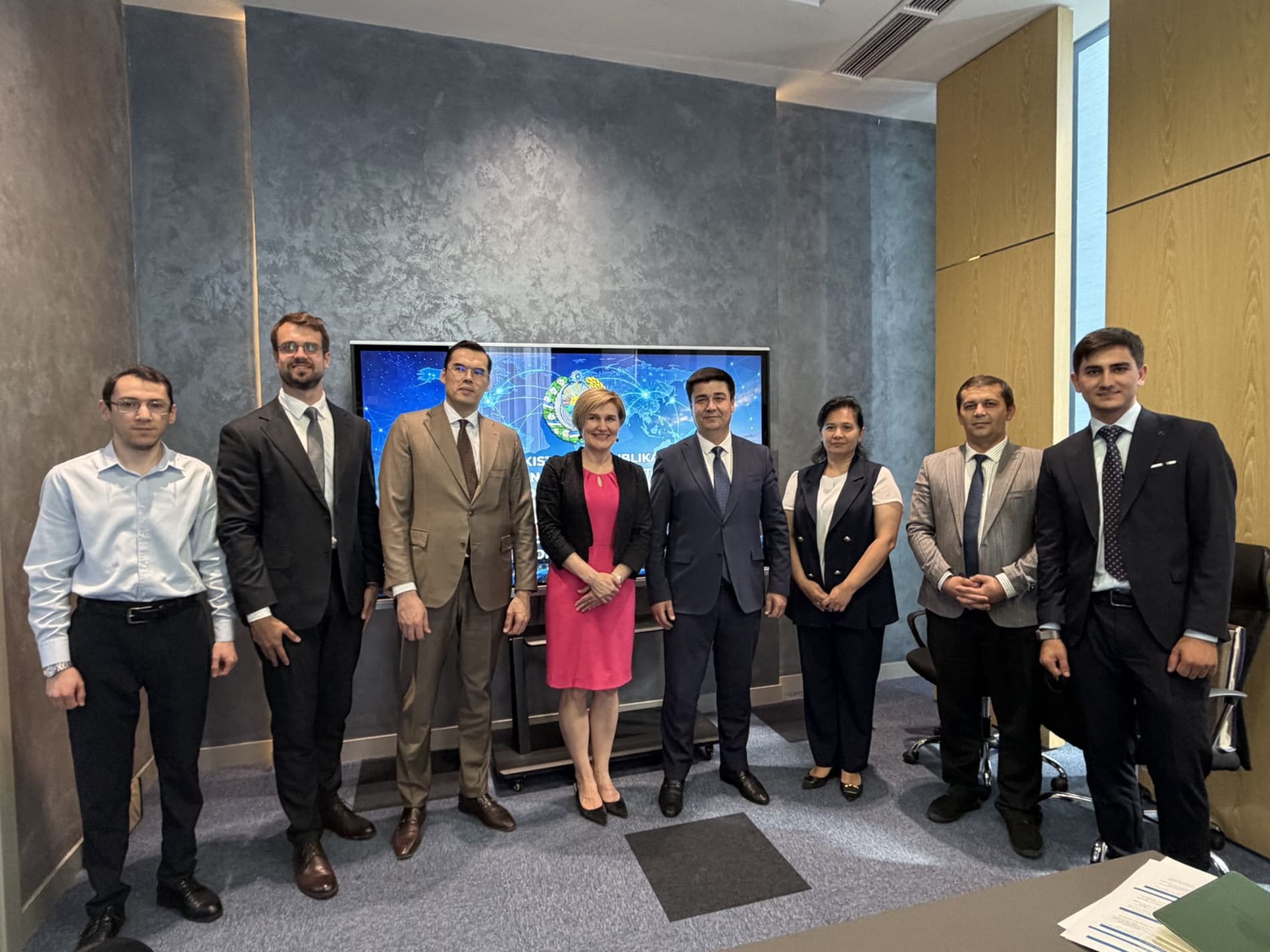Cooperation with the World Bank on Telecommunications Regulation Discussed