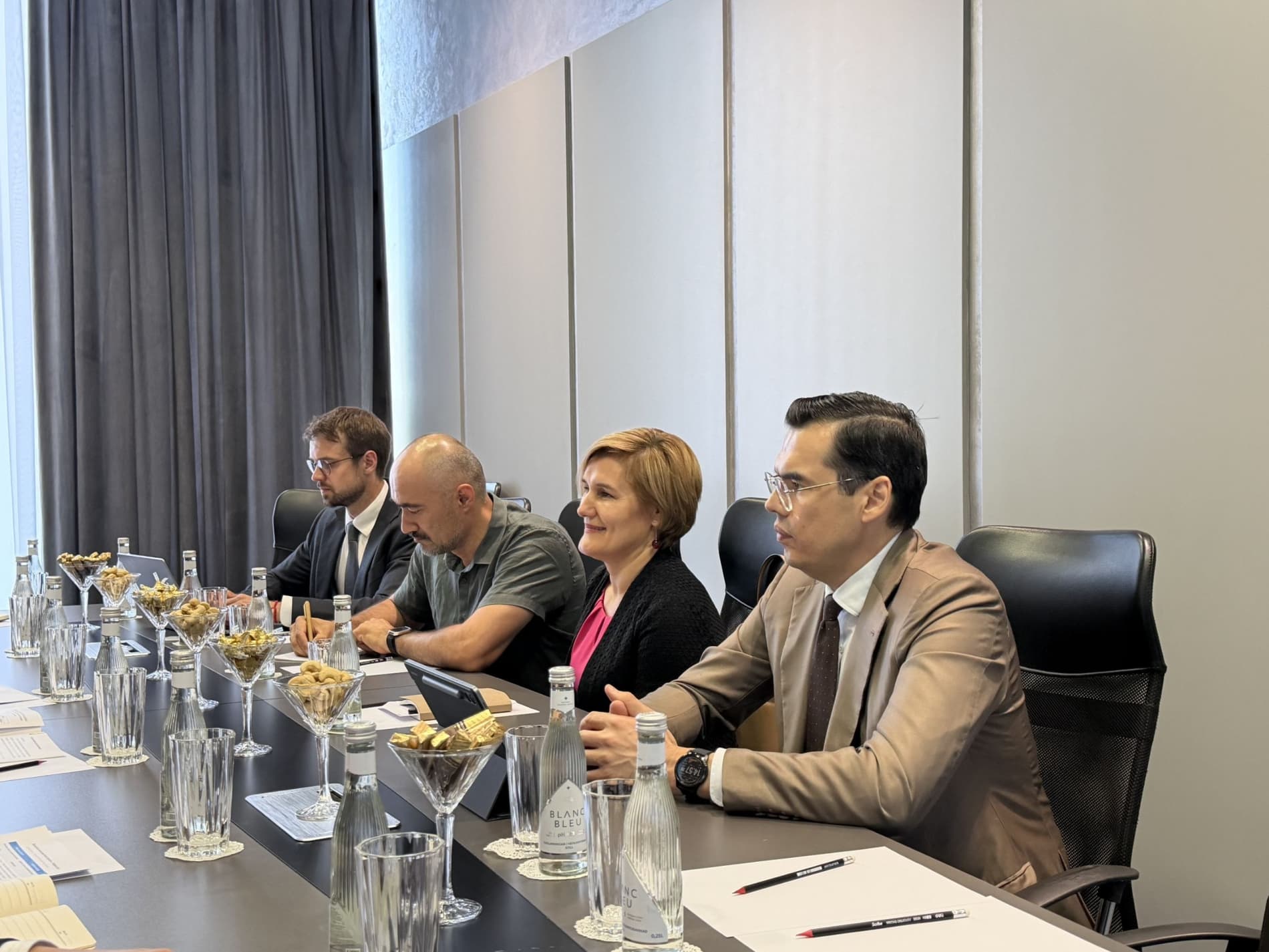 Cooperation with the World Bank on Telecommunications Regulation Discussed