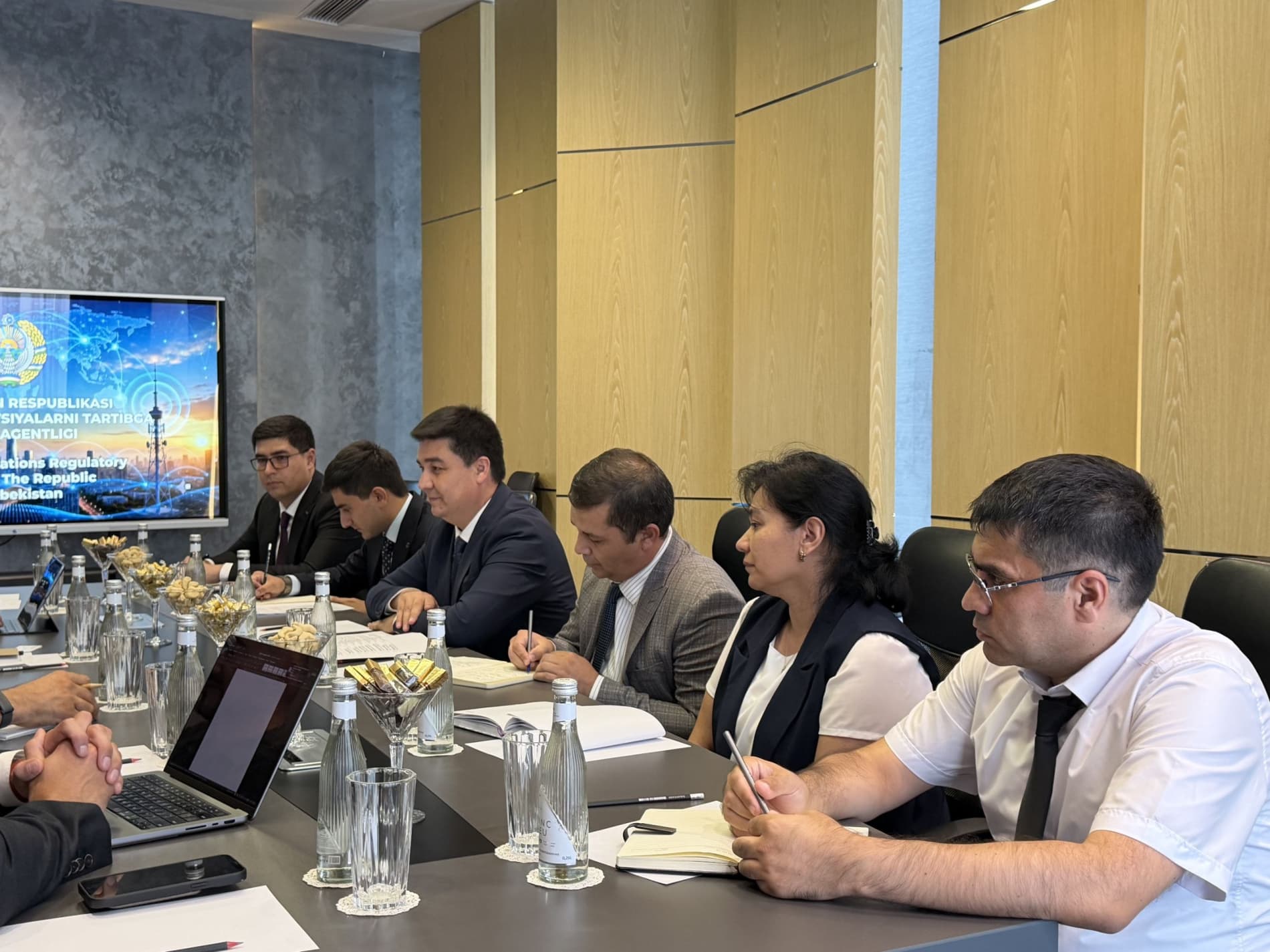 Cooperation with the World Bank on Telecommunications Regulation Discussed