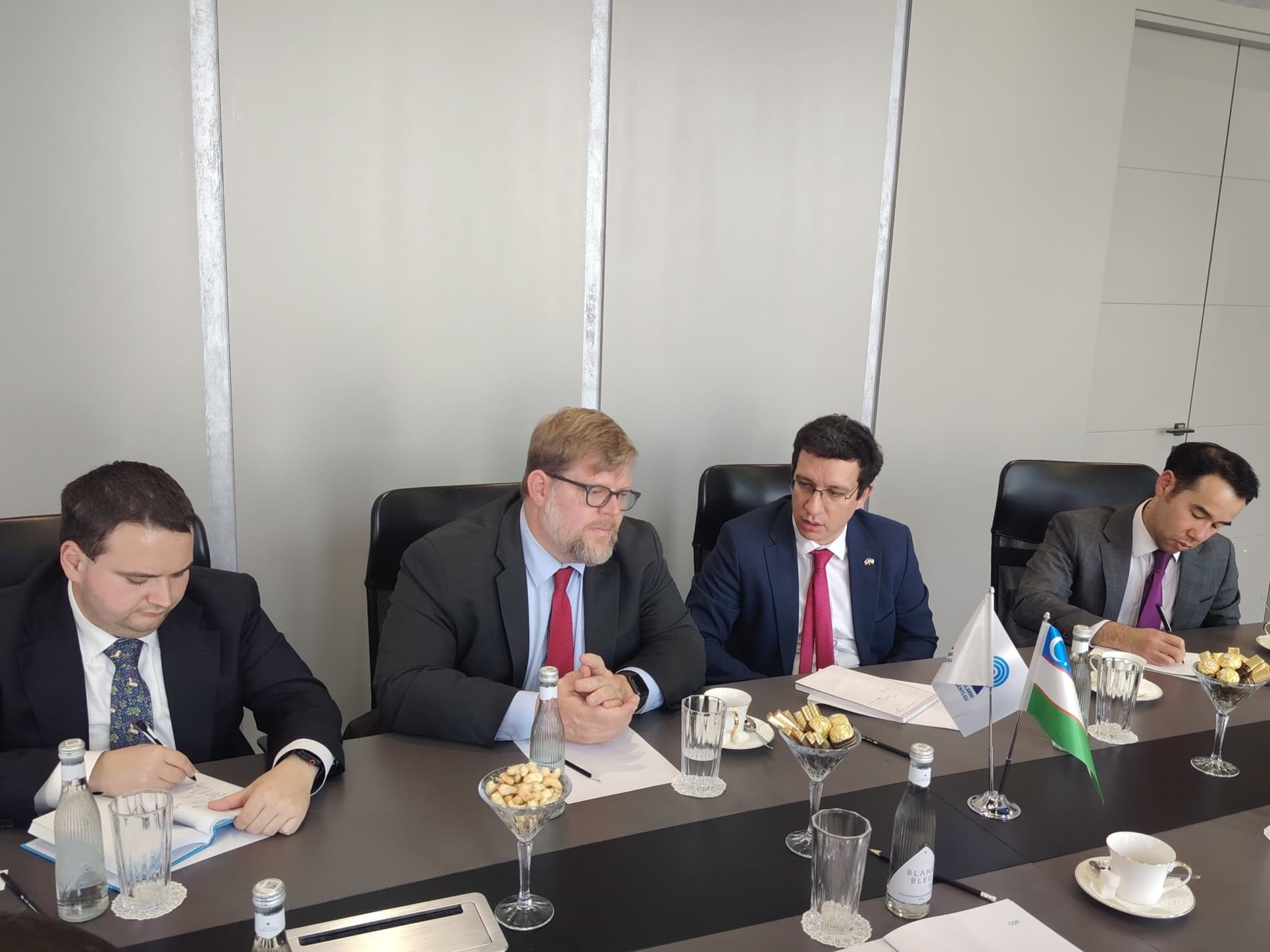 Dilshod Quryozov, Director of the Agency for Regulation of Telecommunications, held a meeting with representatives of the Bureau of Cyberspace and Digital Policy (CDP) of the U.S. Department of State.