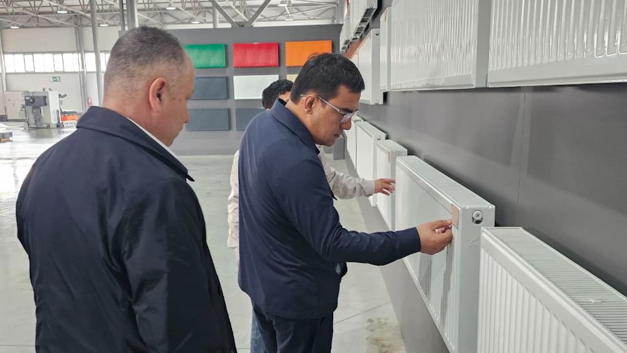 Ознакомление с деятельностью крупных промышленных предприятий Ферганской области