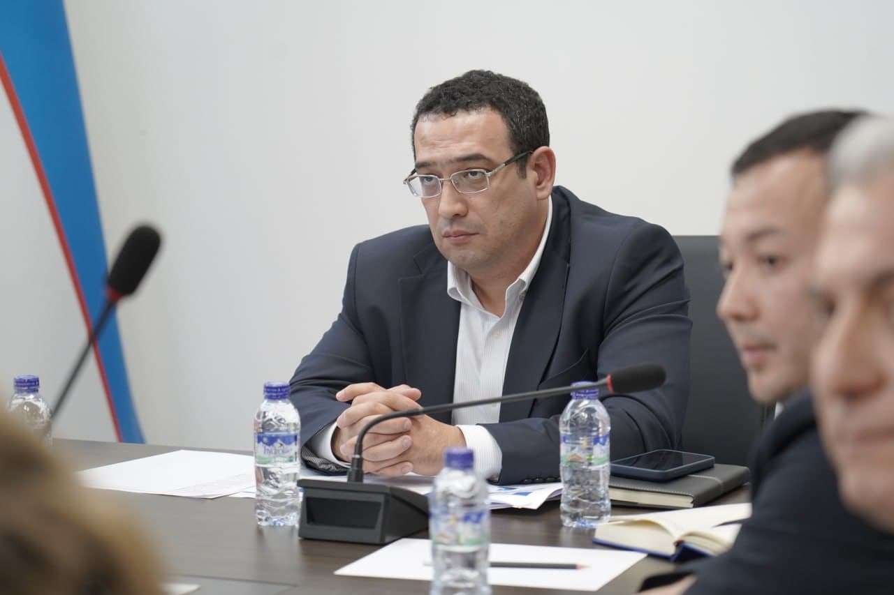 ✔️ Давлат харидларидаги мавжуд масалалар фармацевтика соҳаси вакиллари билан муҳокама қилинди