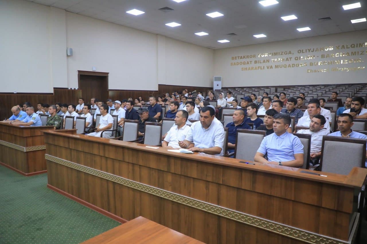 📍 Наманганда тадбиркорлар билан очиқ мулоқот ўтказилди