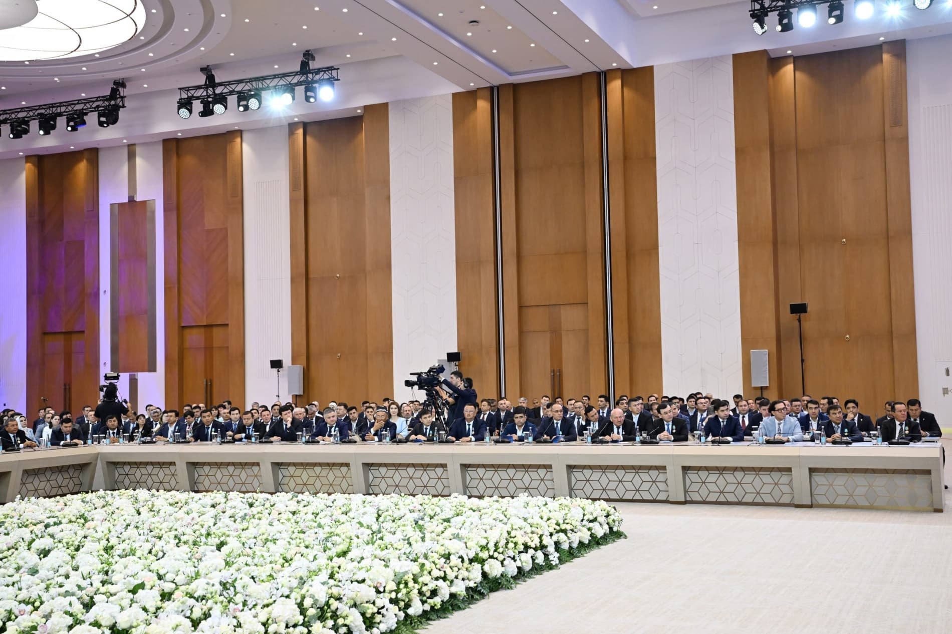Prezident Shavkat Mirziyoyevning tadbirkorlar bilan VI ochiq muloqoti boshlanadi.