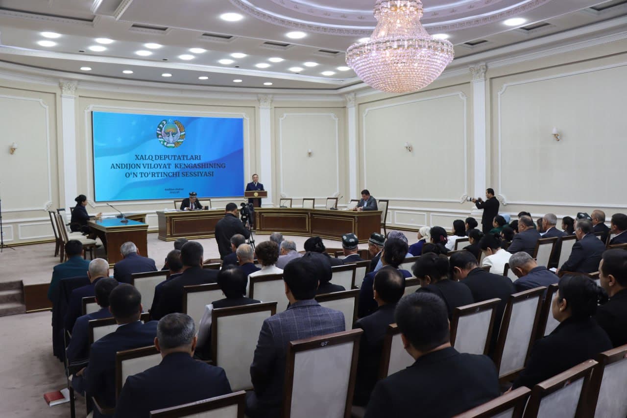 Andijon viloyati hokimligida Xalq deputatlari viloyat kengashining o‘n to‘rtinchi sessiyasi bo‘lib o‘tdi