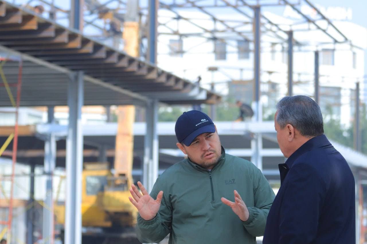 Turkiyalik investorlar Andijon shahrida amalga oshirilayotgan zamonaviy gastronomik ko‘cha loyihasi bilan tanishdi