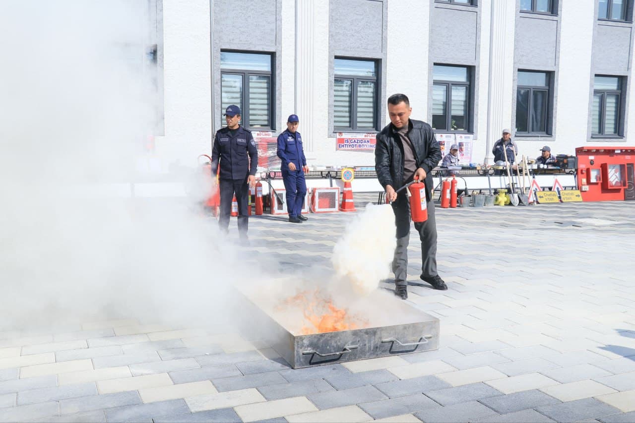 Al-Xorazmiy maktabida favqulodda vaziyatlarda to‘g‘ri va tezkor harakat qilish bo‘yicha ko‘rgazmali o‘quv-seminari tashkil etildi
