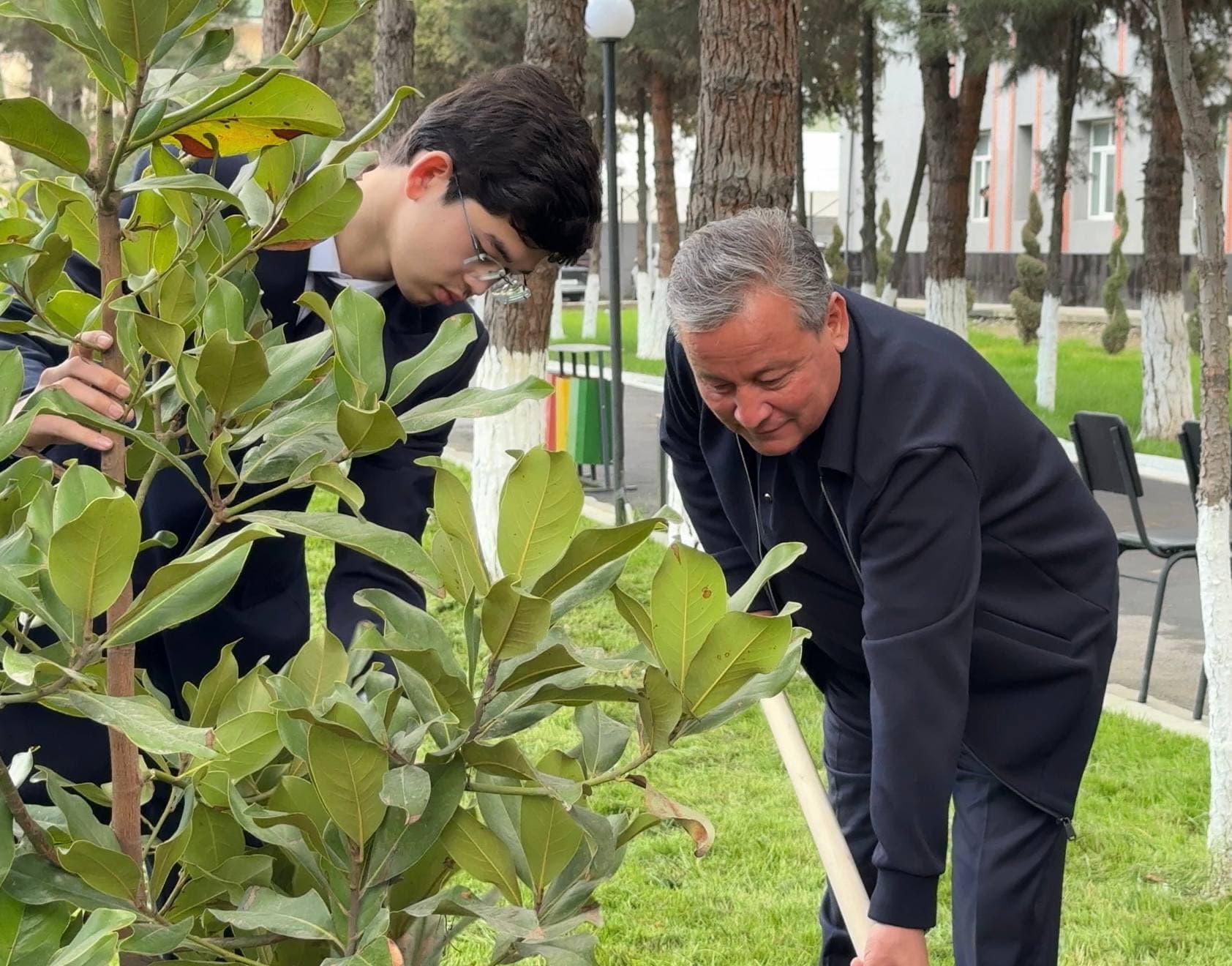 Shuhratbek Abdurahmonov Asaka tumanida bo‘lib, kasb-hunar texnikumiga tashrif buyurdi