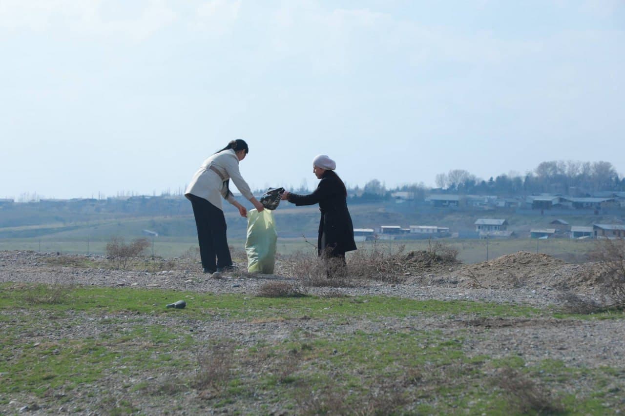 Bobur shahrida plogging aksiyasi o‘tkazildi