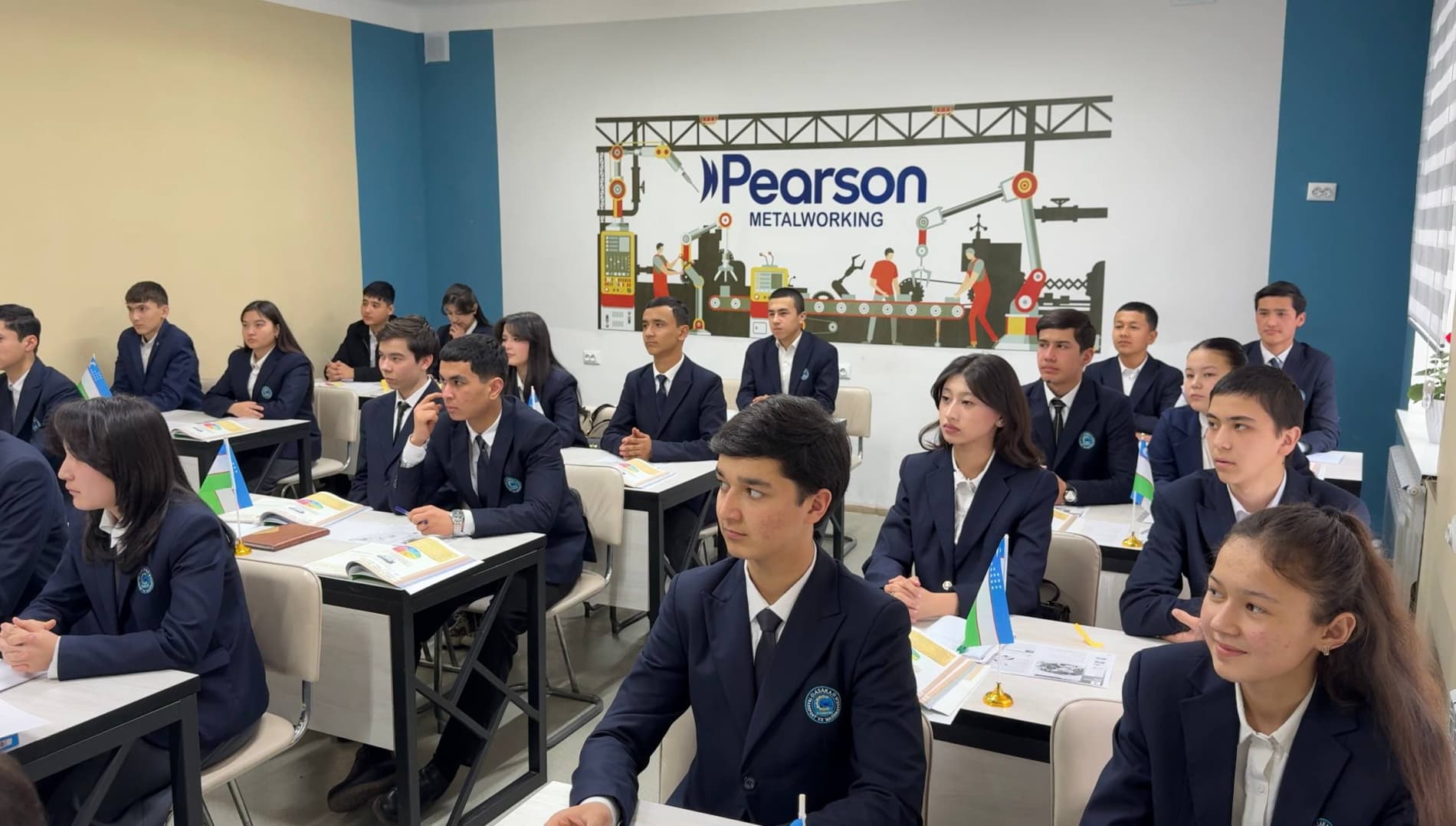 Shuhratbek Abdurahmonov Asaka tumanida bo‘lib, kasb-hunar texnikumiga tashrif buyurdi