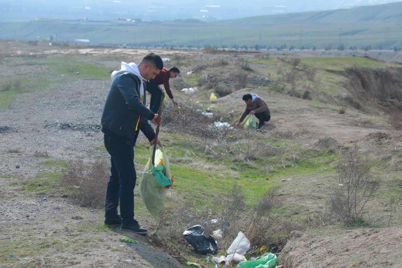 Bobur shahrida plogging aksiyasi o‘tkazildi