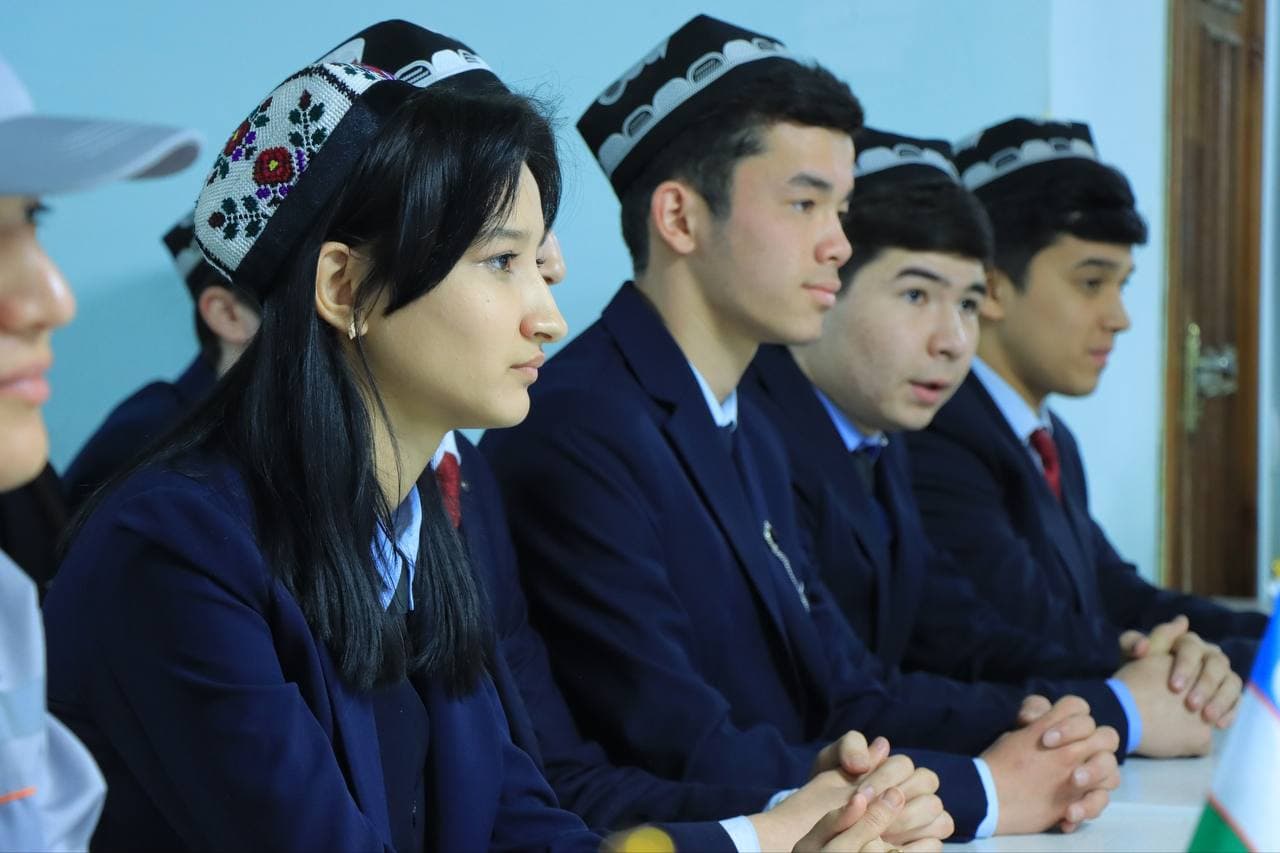 Yoshlar bilan ochiq va samimiy muloqot