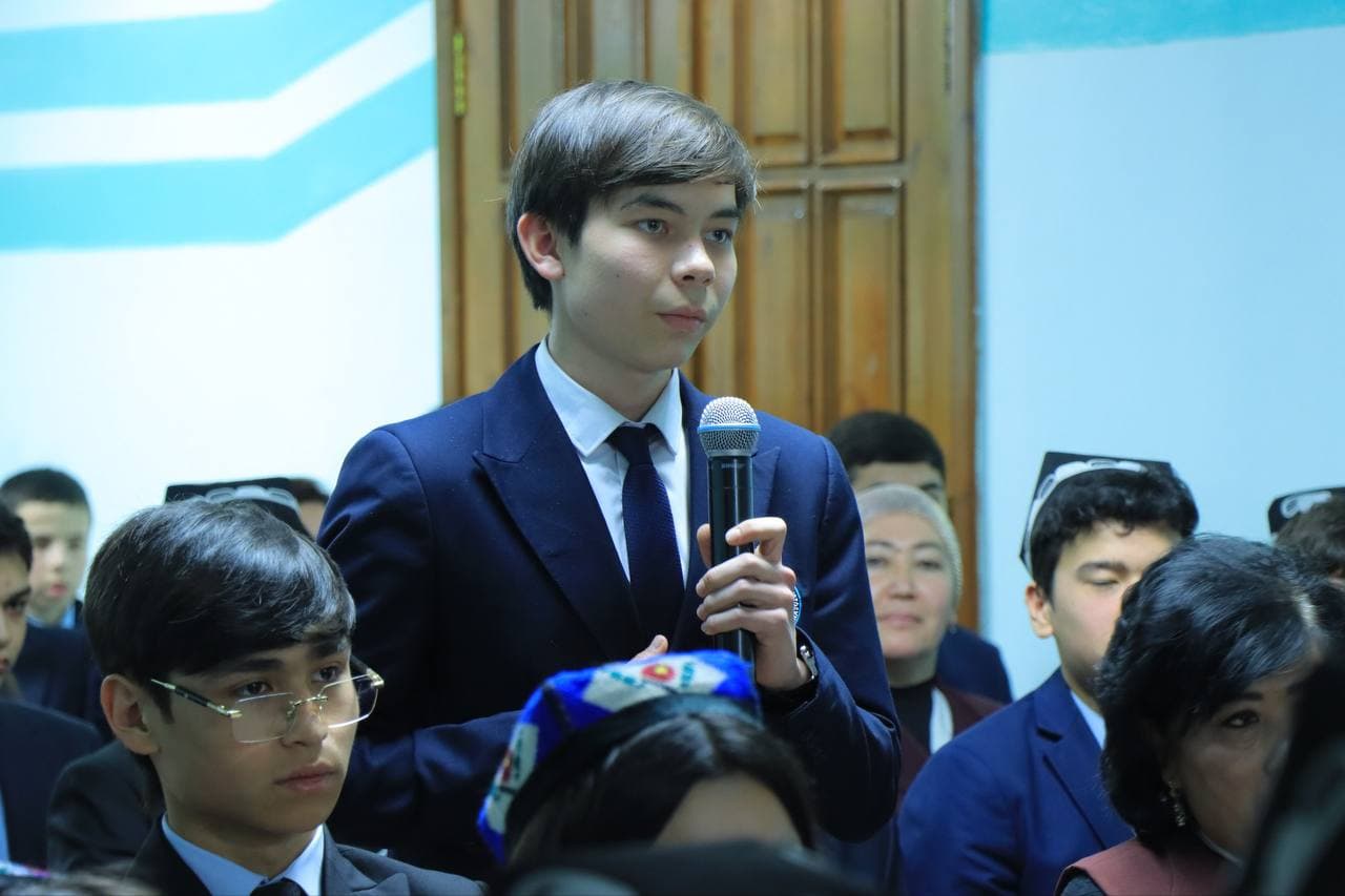 Yoshlar bilan ochiq va samimiy muloqot