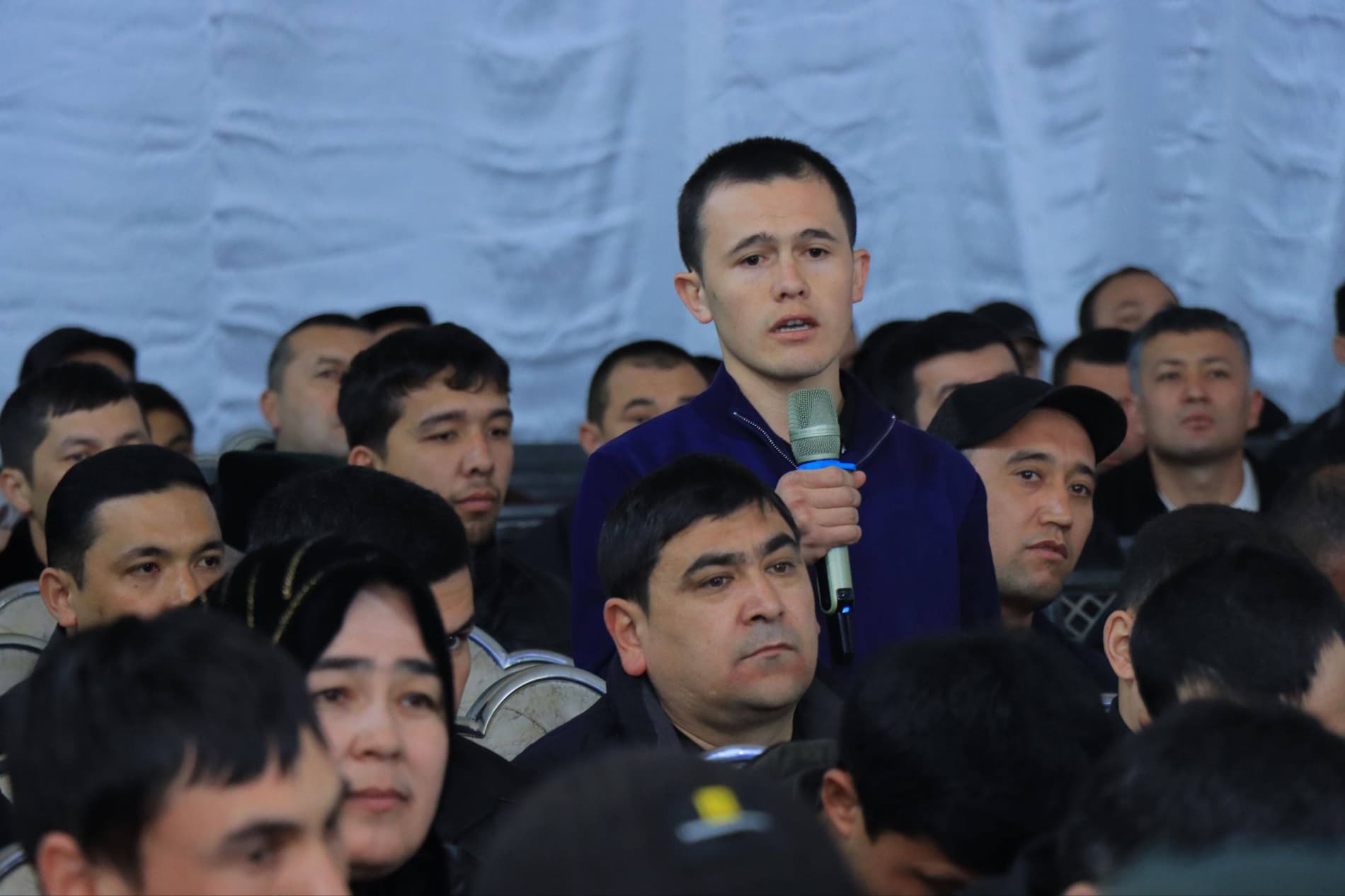 Viloyat hokimi yosh tadbirkorlar bilan uchrashdi