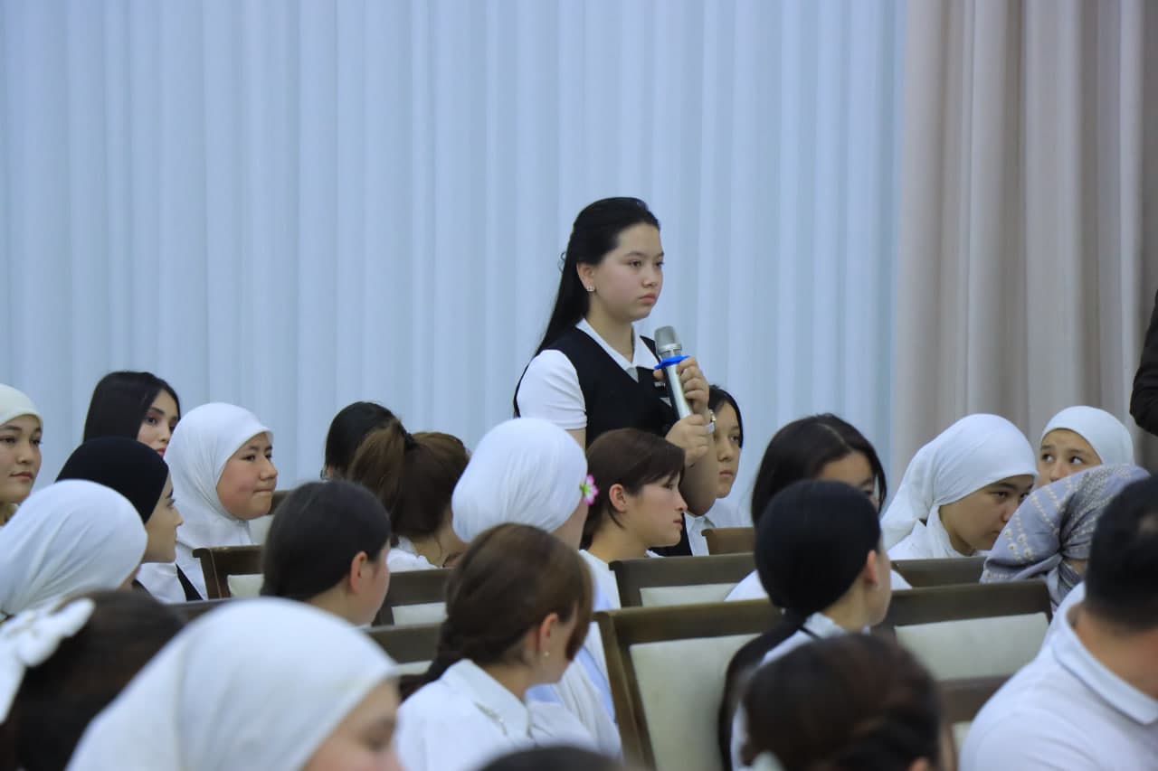 Bobur shahrida yoshlar bilan samimiy va ochiq muloqot o‘tkazildi