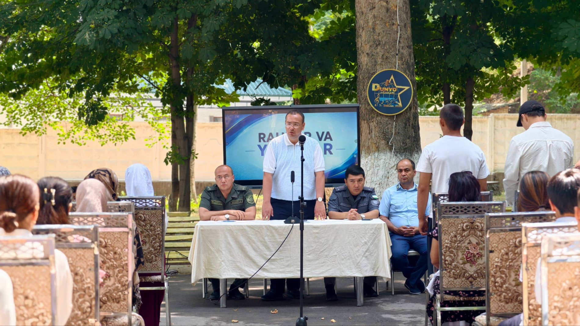 «Yoshlar kuni» munosabati bilan Andijon viloyatining barcha hududlarida rahbarlar va yoshlarning ochiq muloqotlari tashkil etildi